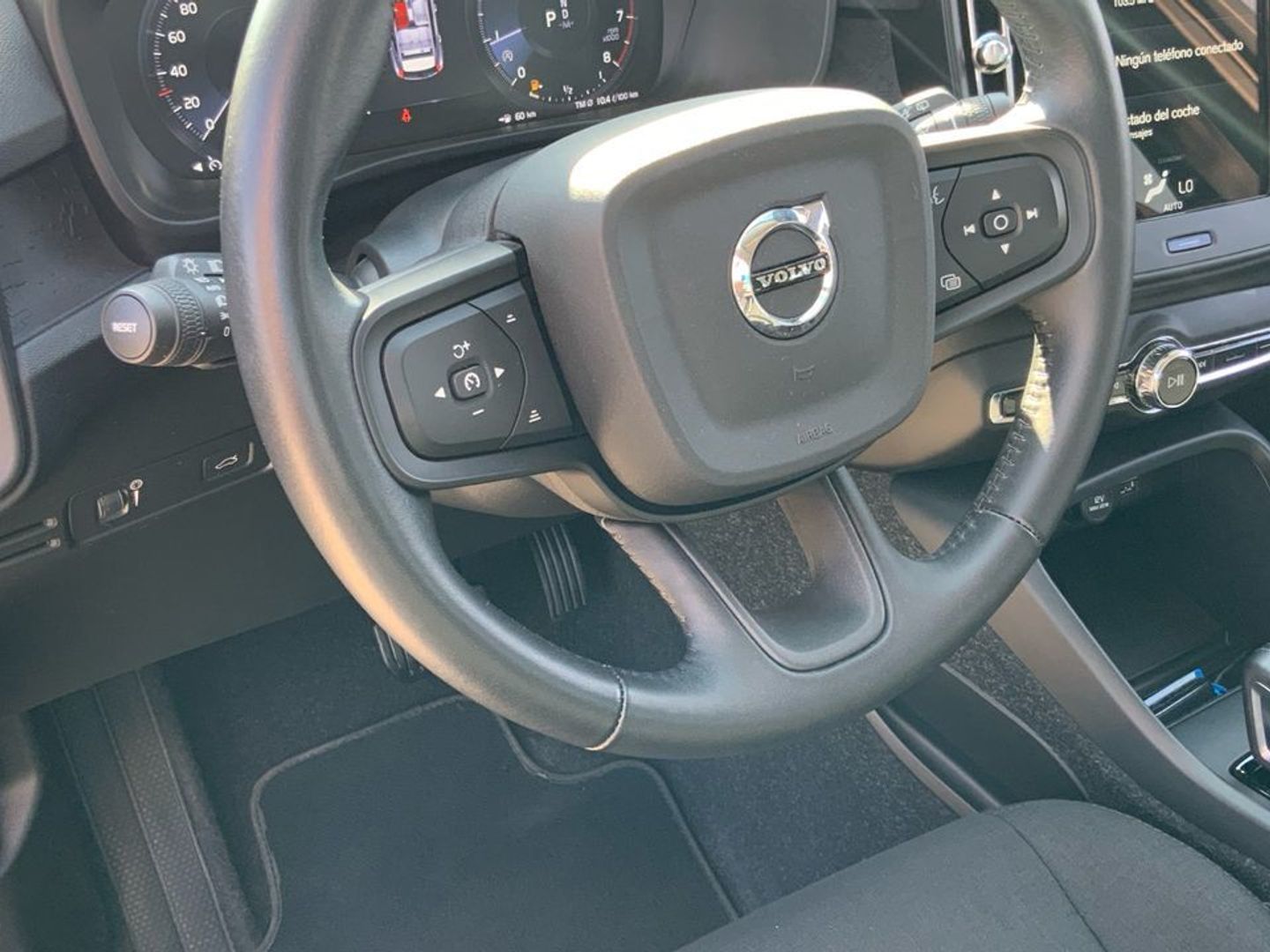 Volvo XC40 T3 Momentum Core Auto 120 kW (163 CV)