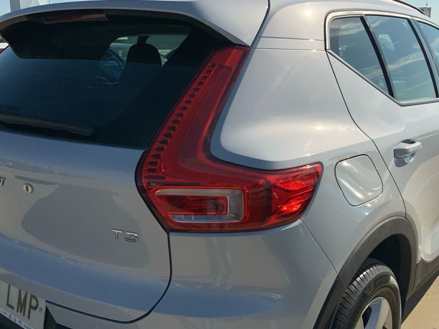 Volvo XC40 T3 Momentum Core Auto 120 kW (163 CV)