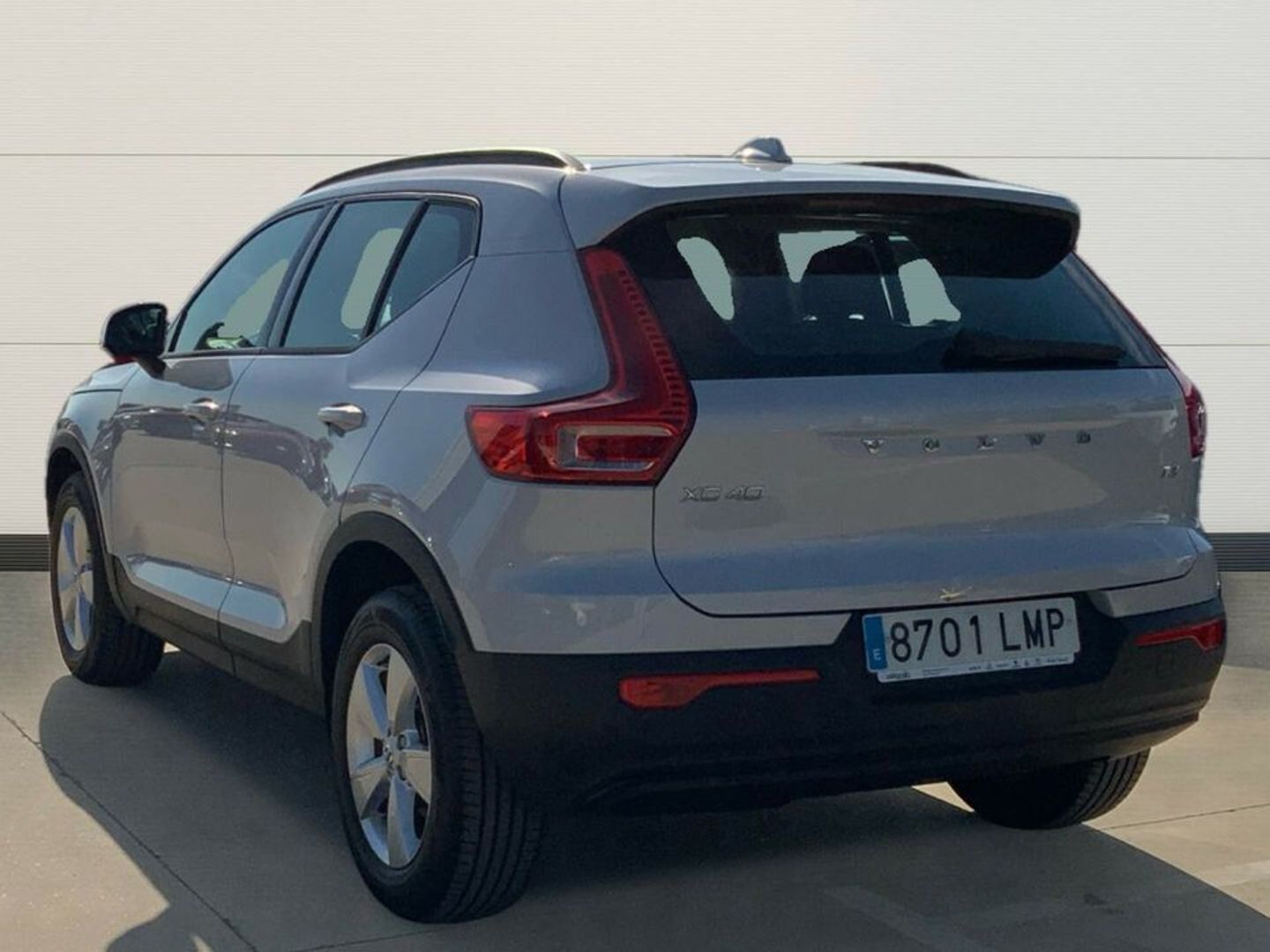 Volvo XC40 T3 Momentum Core Auto 120 kW (163 CV)