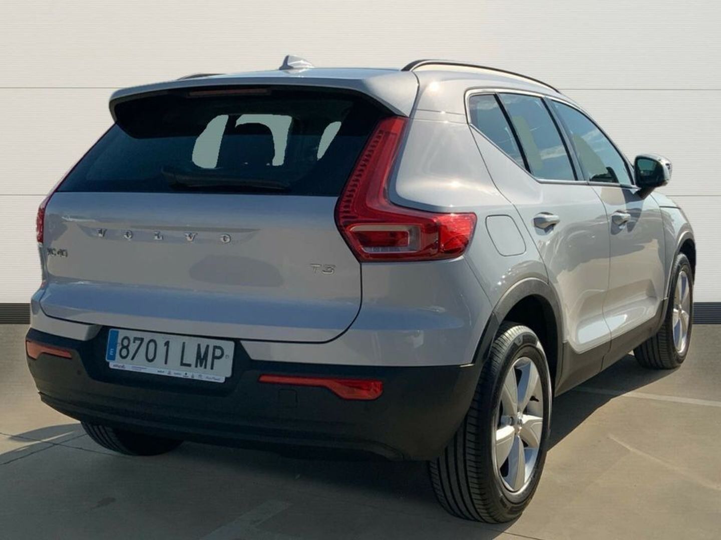 Volvo XC40 T3 Momentum Core Auto 120 kW (163 CV)