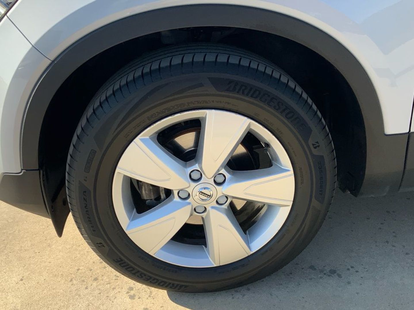 Volvo XC40 T3 Momentum Core Auto 120 kW (163 CV)