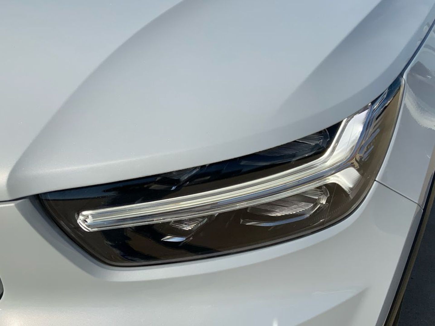 Volvo XC40 T3 Momentum Core Auto 120 kW (163 CV)