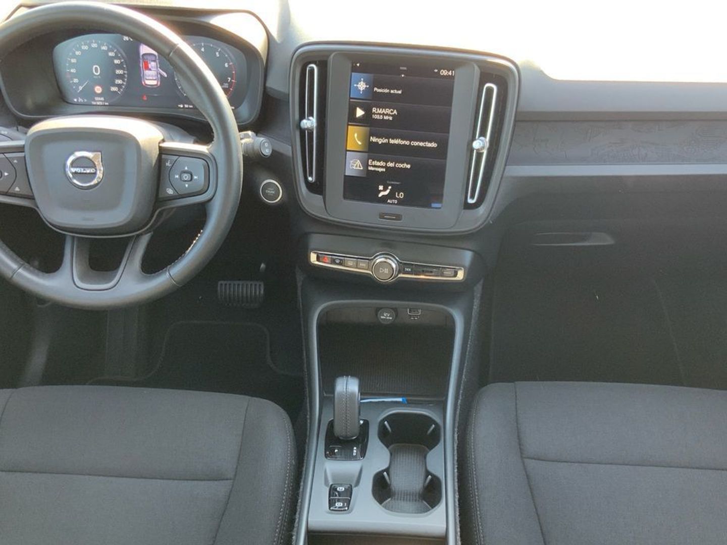 Volvo XC40 T3 Momentum Core Auto 120 kW (163 CV)