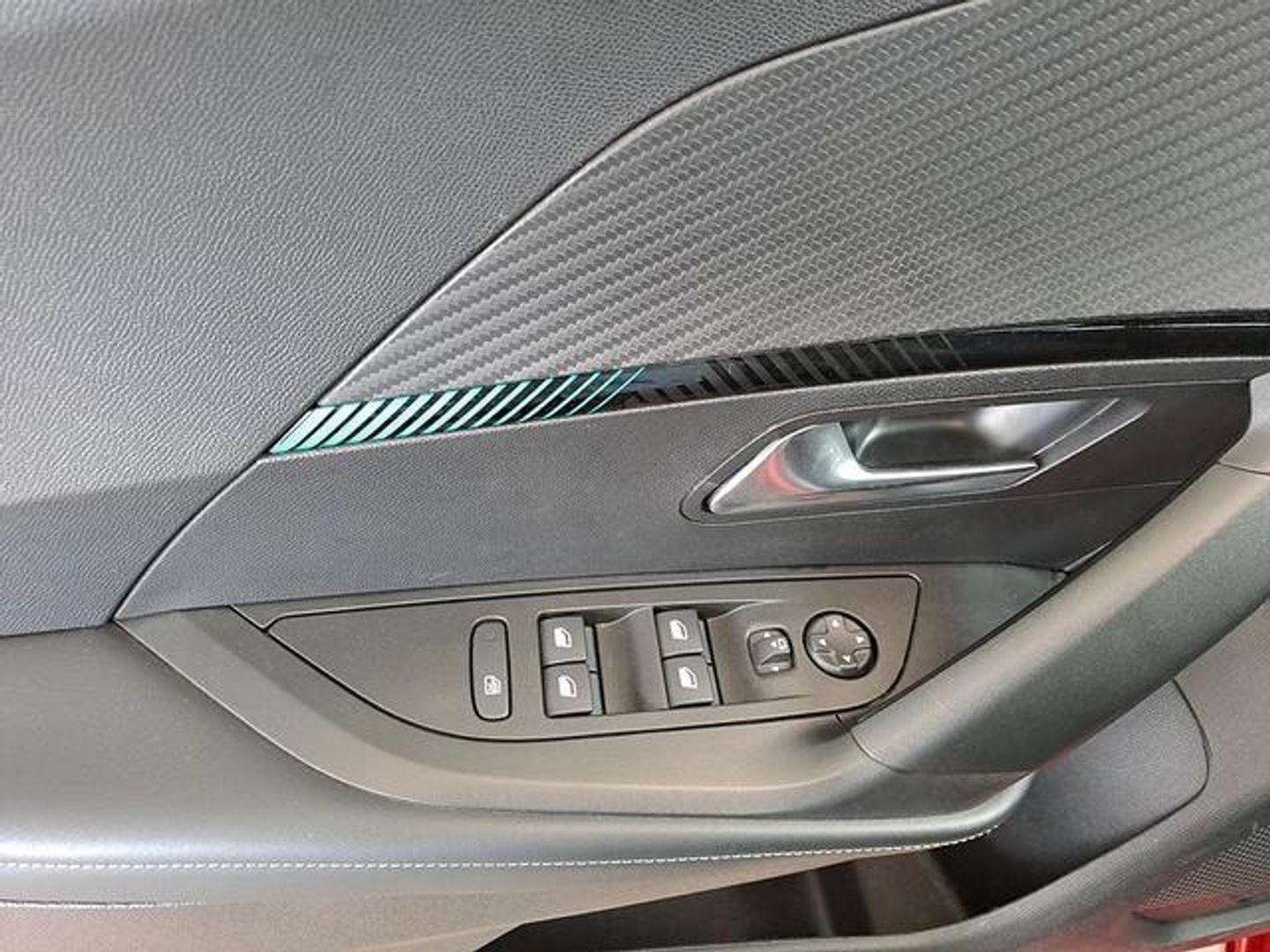 Peugeot 2008 BlueHDi 130 S&S Allure Pack EAT8 96 kW (130 CV)