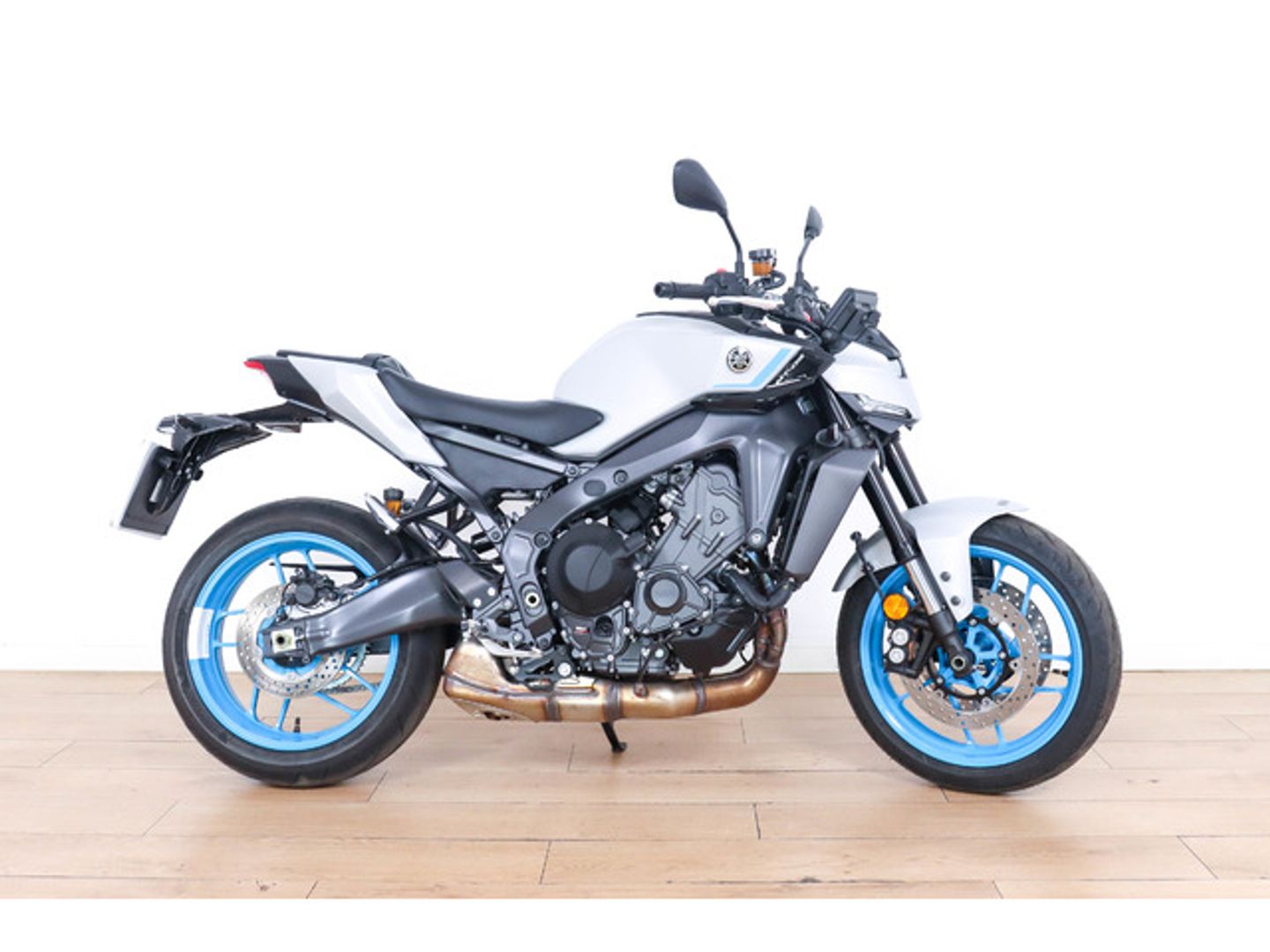 Yamaha MT -09 SP Blanco Motorcycle