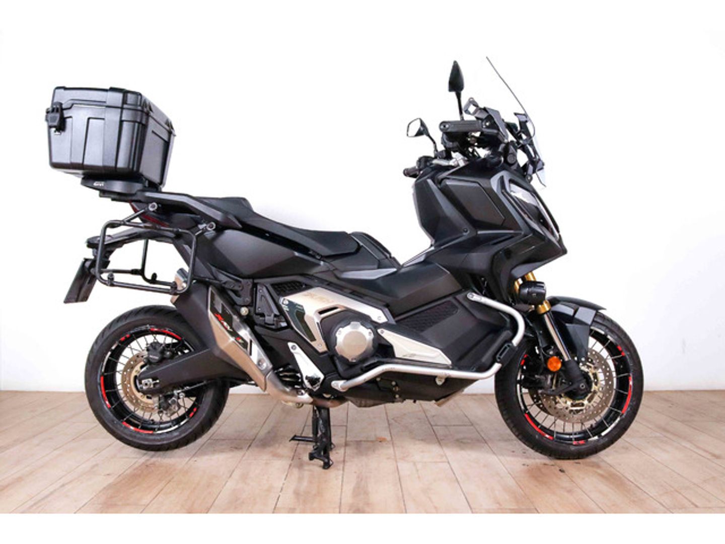Honda ADV750 Negro Motorcycle