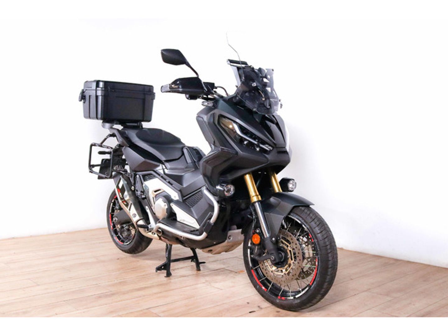Honda ADV750