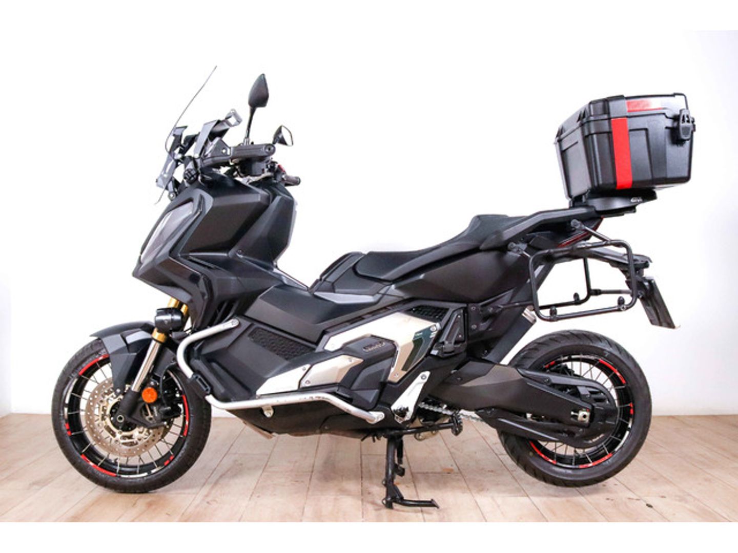 Honda ADV750