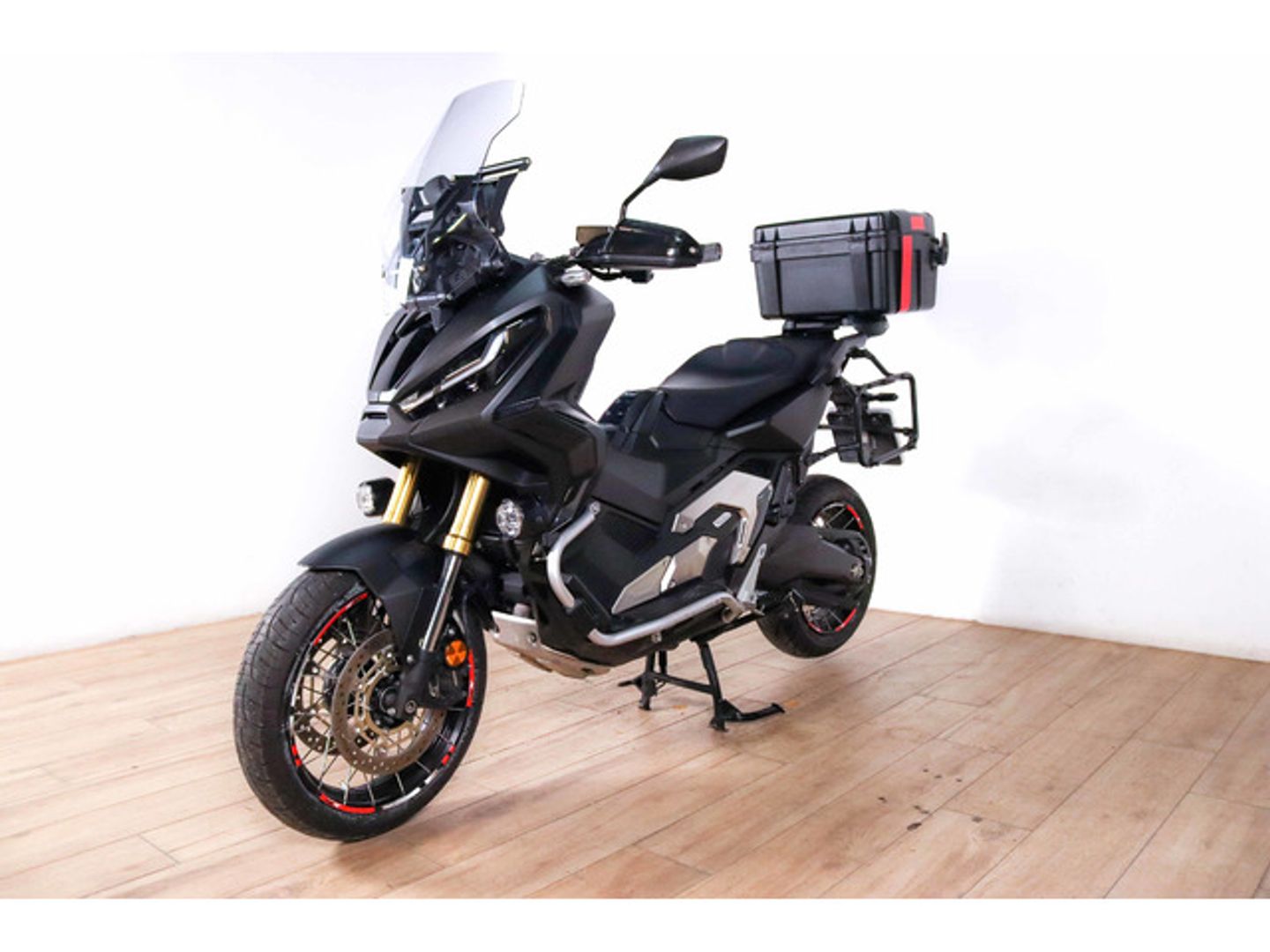 Honda ADV750