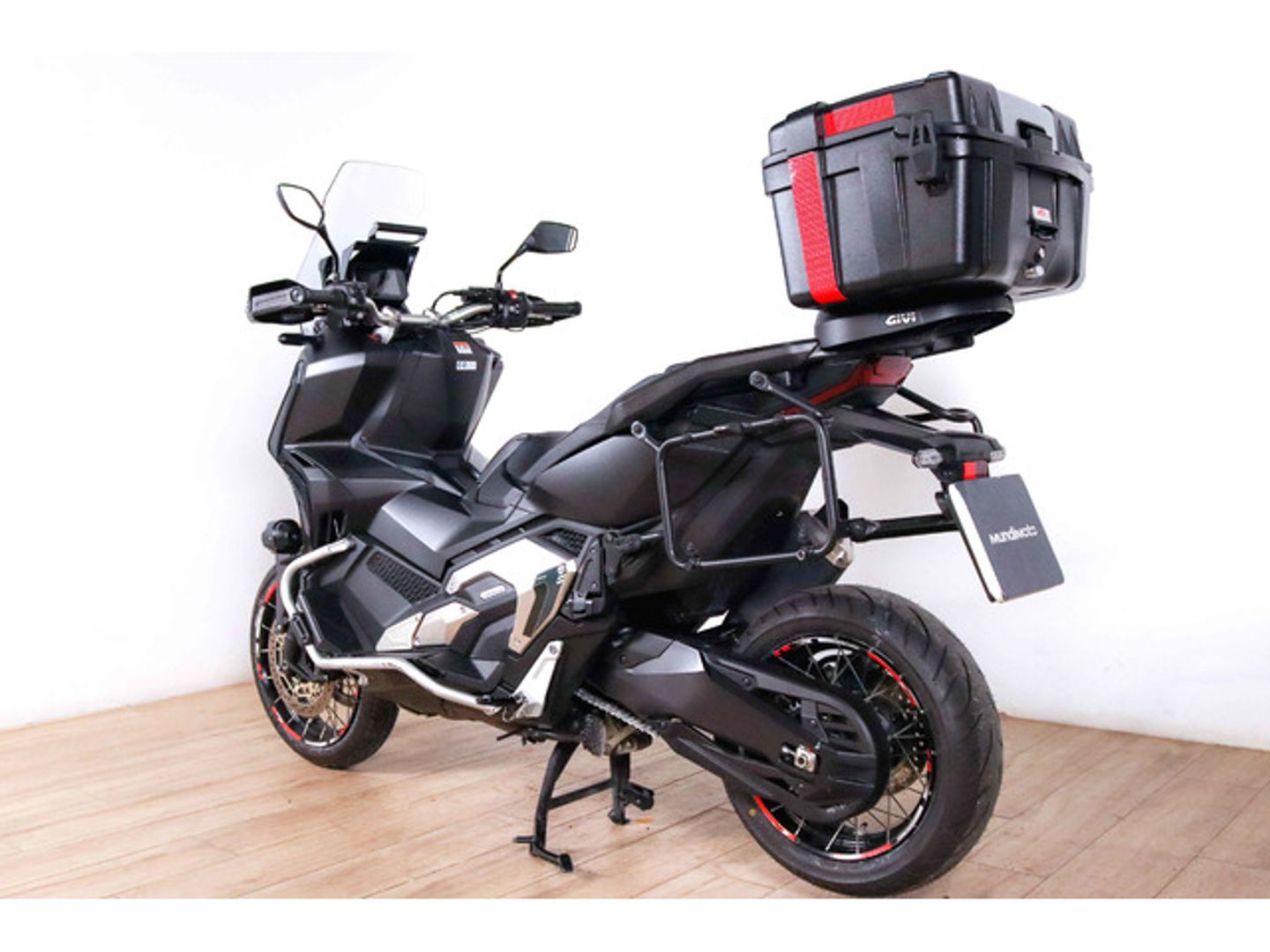 Honda ADV750