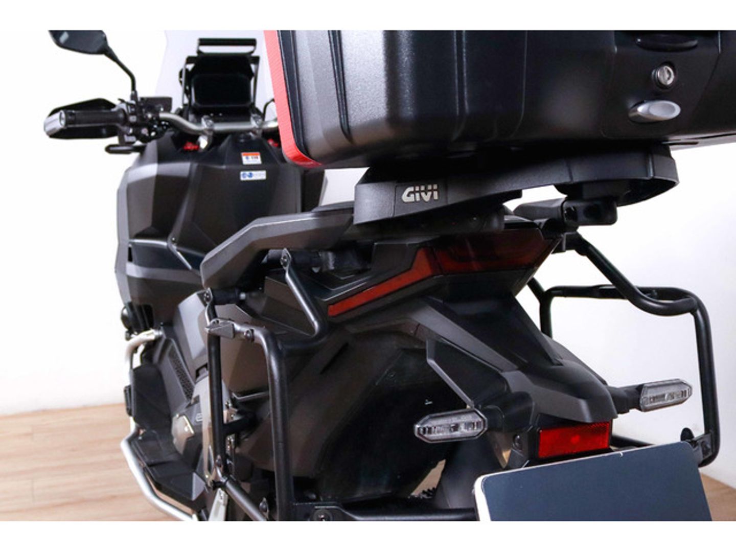 Honda ADV750