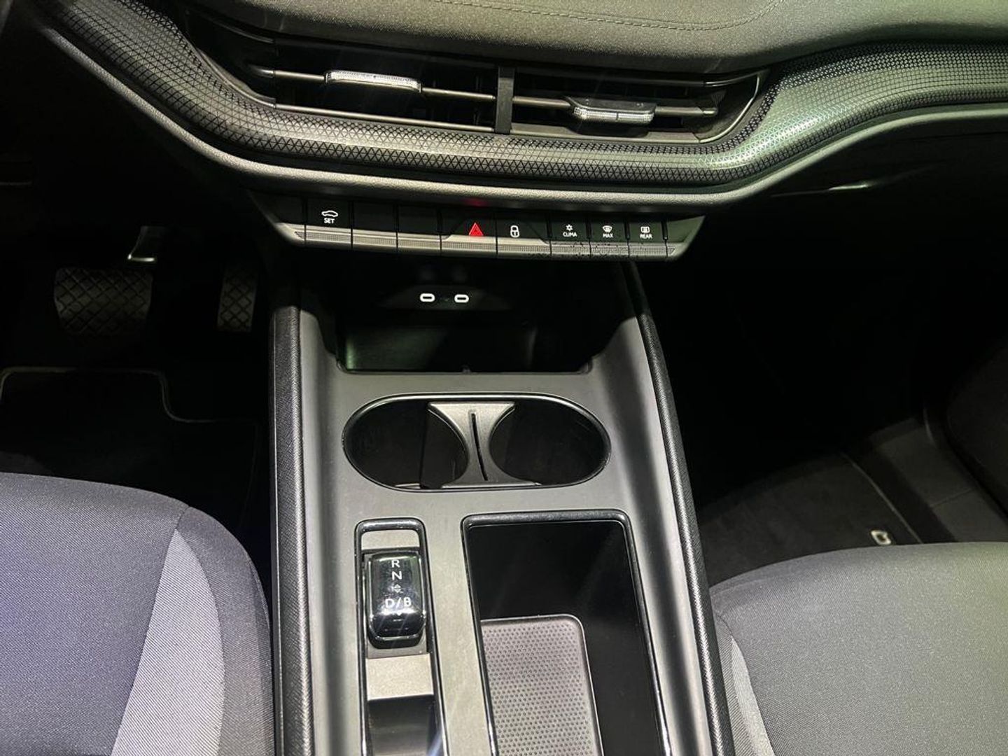 Skoda Enyaq IV 60 60kwh 132 kW (180 CV)