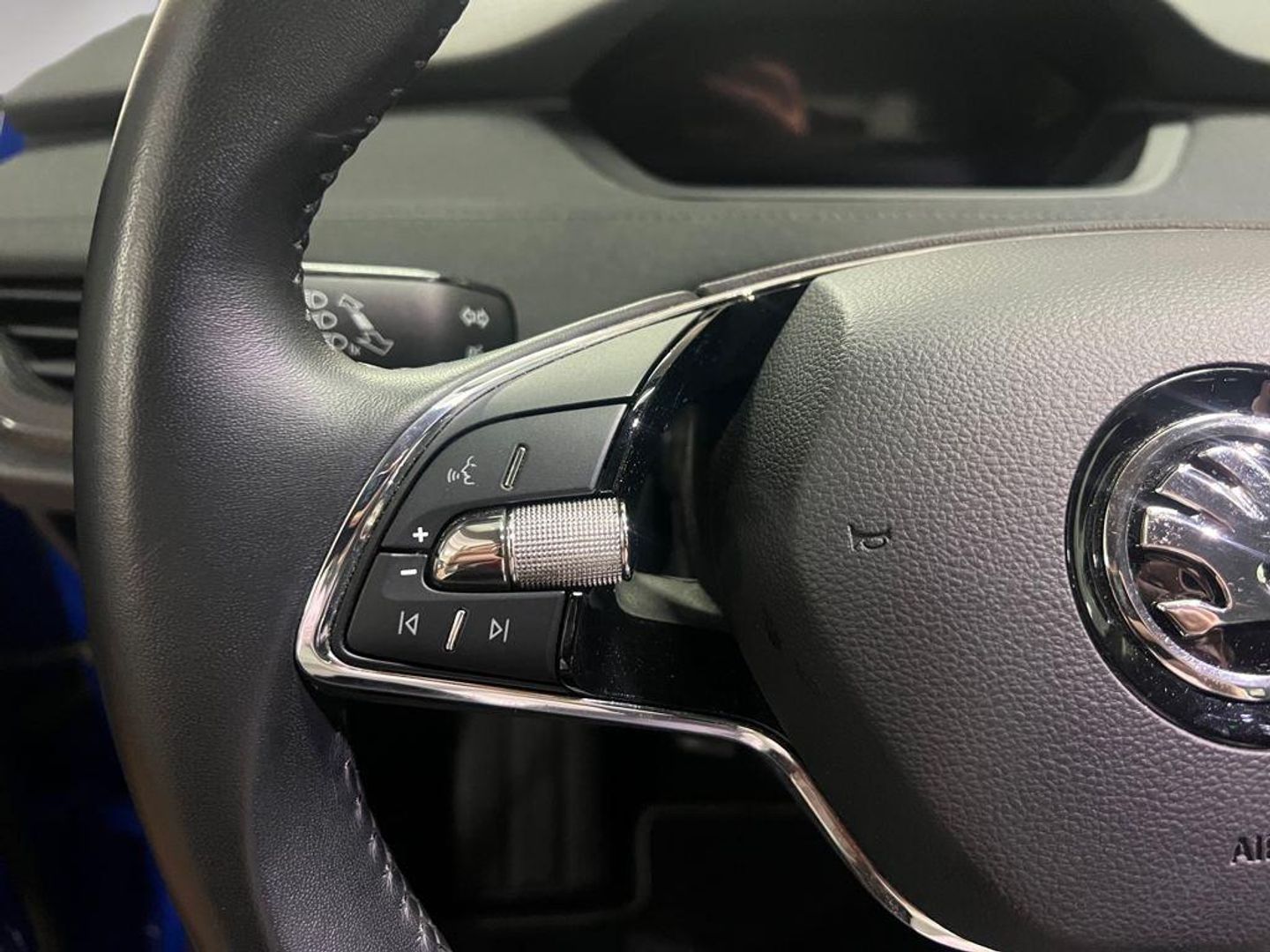 Skoda Enyaq IV 60 60kwh 132 kW (180 CV)