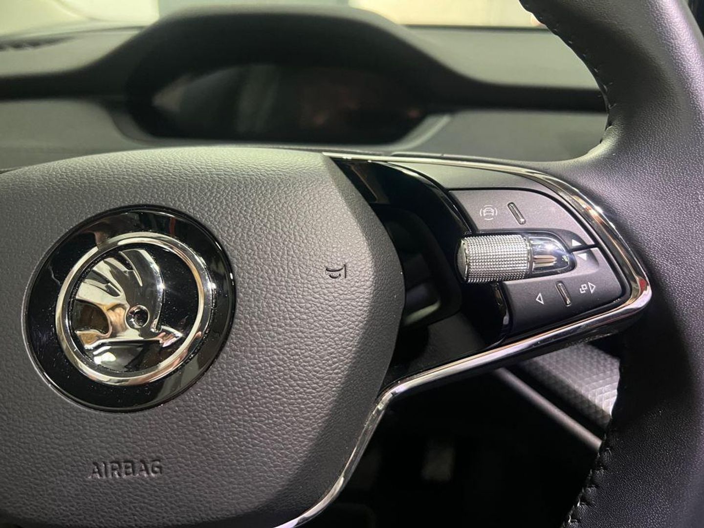 Skoda Enyaq IV 60 60kwh 132 kW (180 CV)