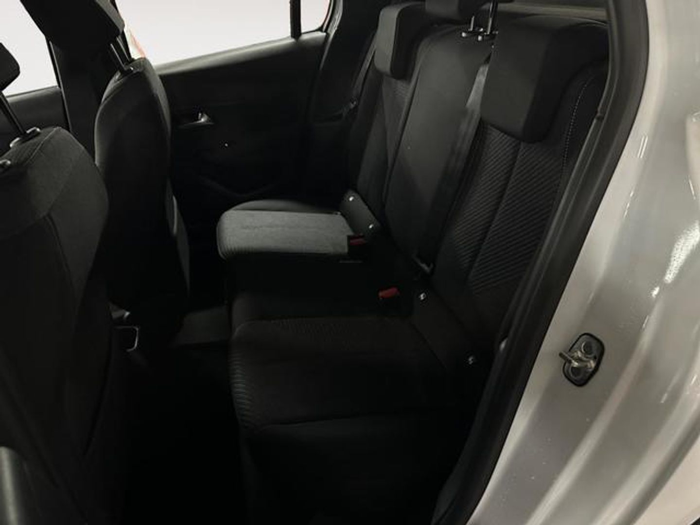Peugeot 208 Style Hybrid 110 eDCS6 81 kW (110 CV)