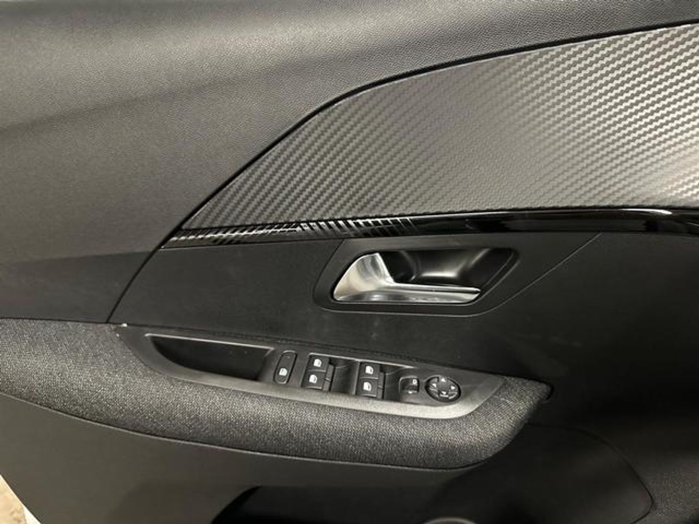 Peugeot 208 Style Hybrid 110 eDCS6 81 kW (110 CV)