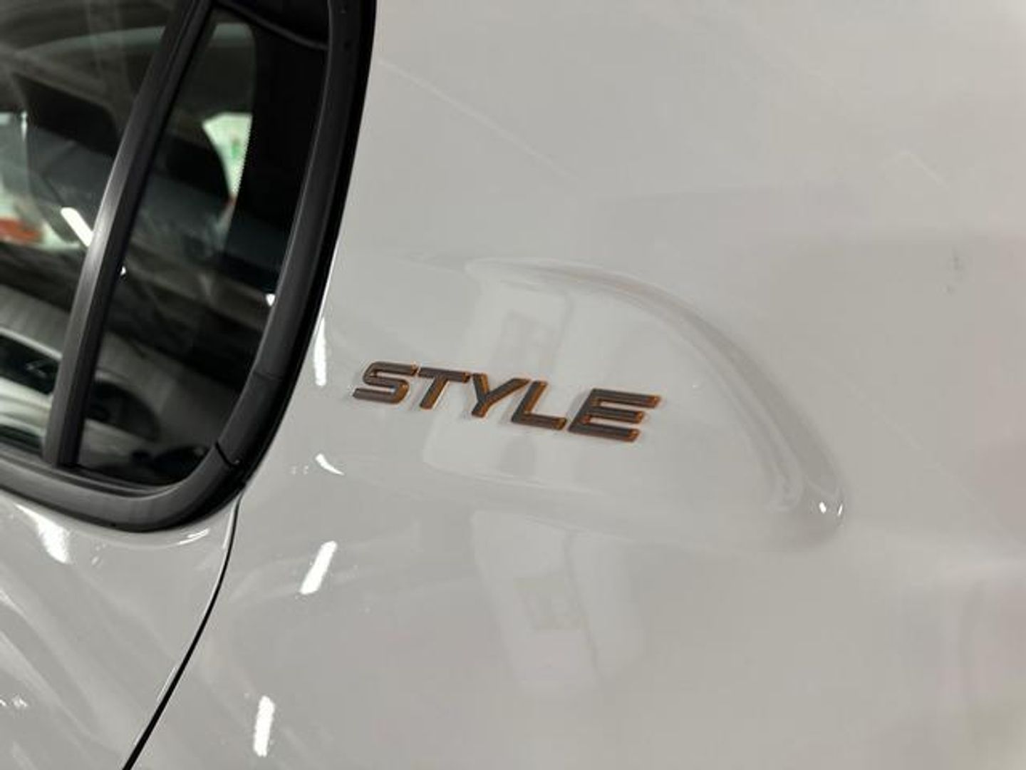 Peugeot 208 Style Hybrid 110 eDCS6 81 kW (110 CV)