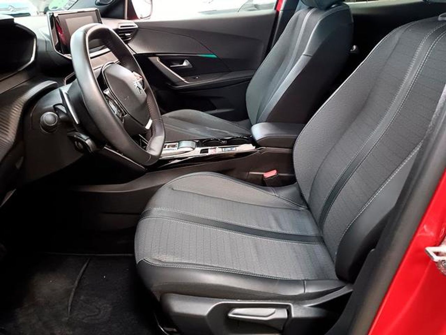 Peugeot 2008 BlueHDi 130 S&S Allure EAT8 96 kW (130 CV)