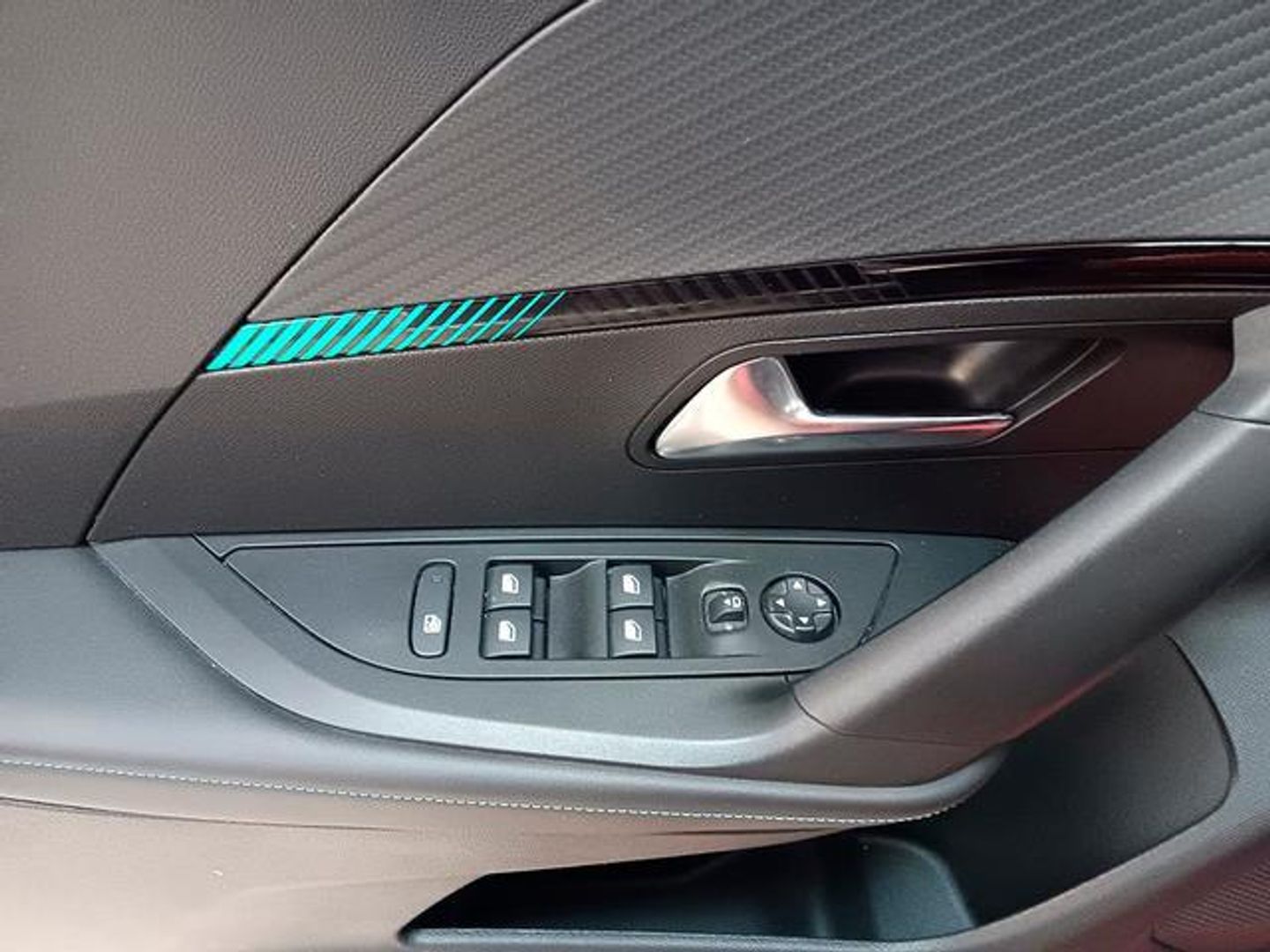 Peugeot 2008 BlueHDi 130 S&S Allure EAT8 96 kW (130 CV)