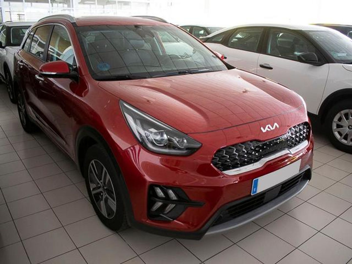 Kia Niro 1.6 GDi HEV Híbrido Emotion 104 kW (141 CV) Rojo SUV
