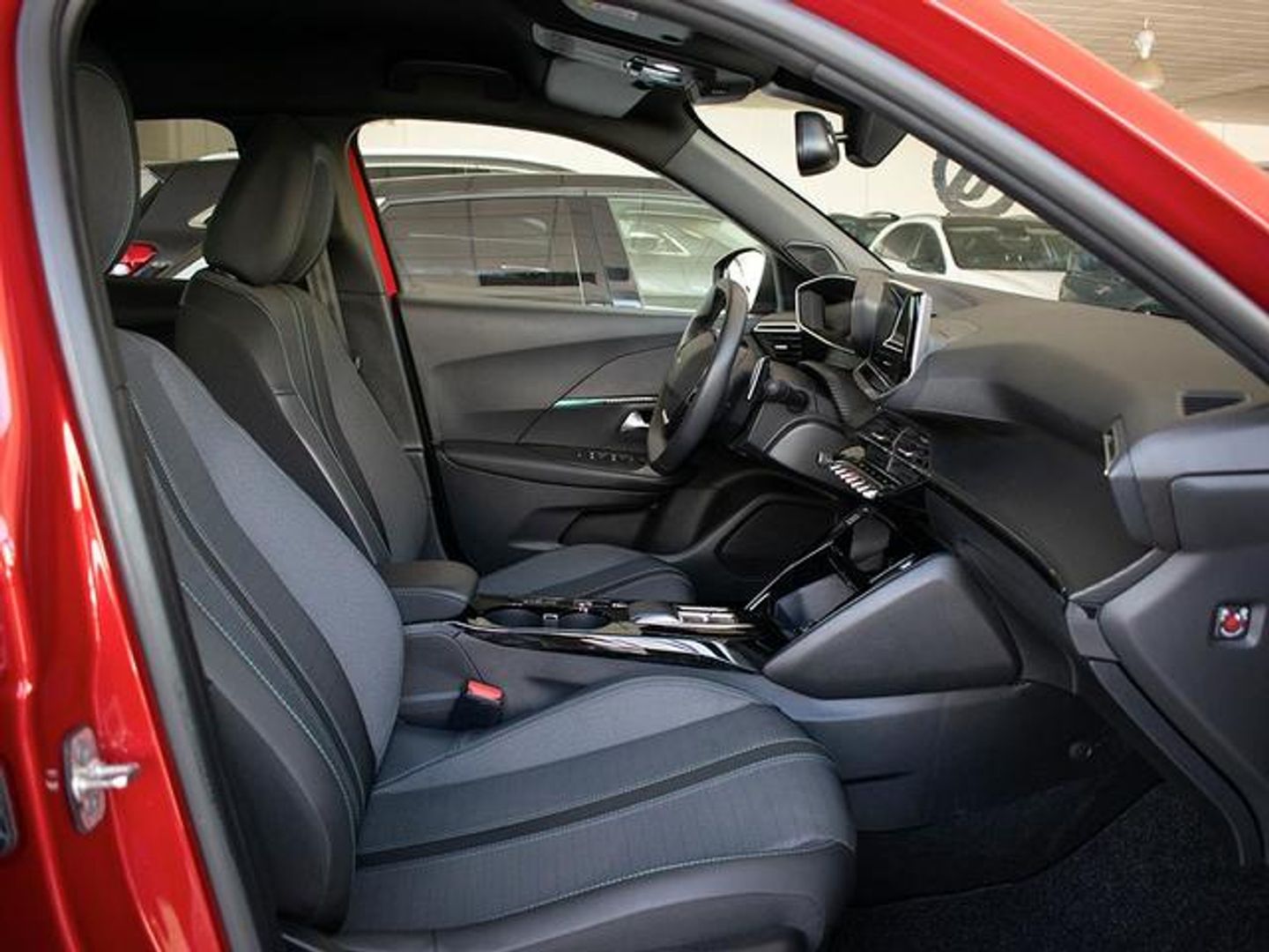 Peugeot 2008 BlueHDi 130 S&S Allure Pack EAT8 96 kW (130 CV)