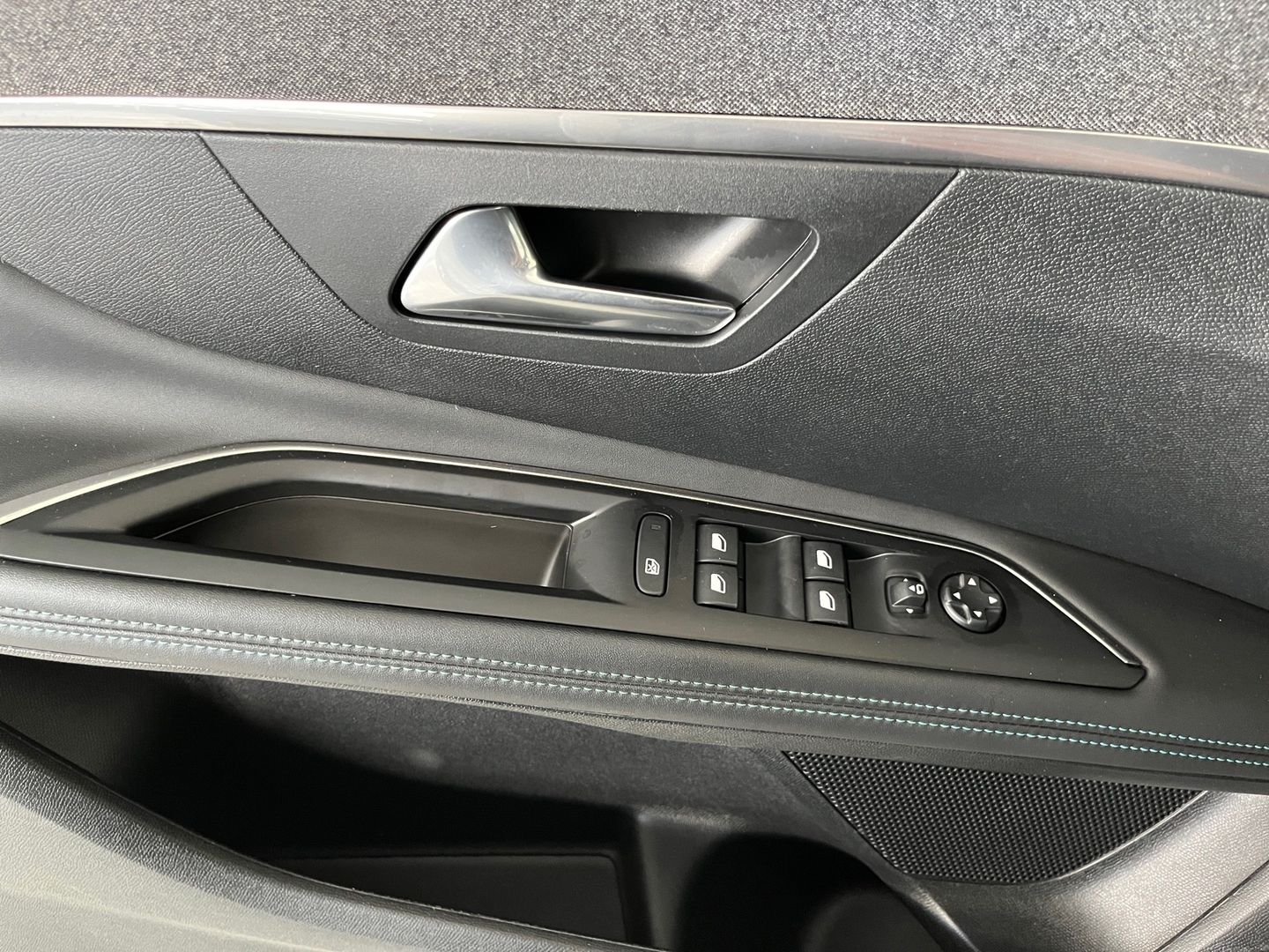 Peugeot 3008 PureTech 130 S&S Allure Pack EAT8 96 kW (130 CV)