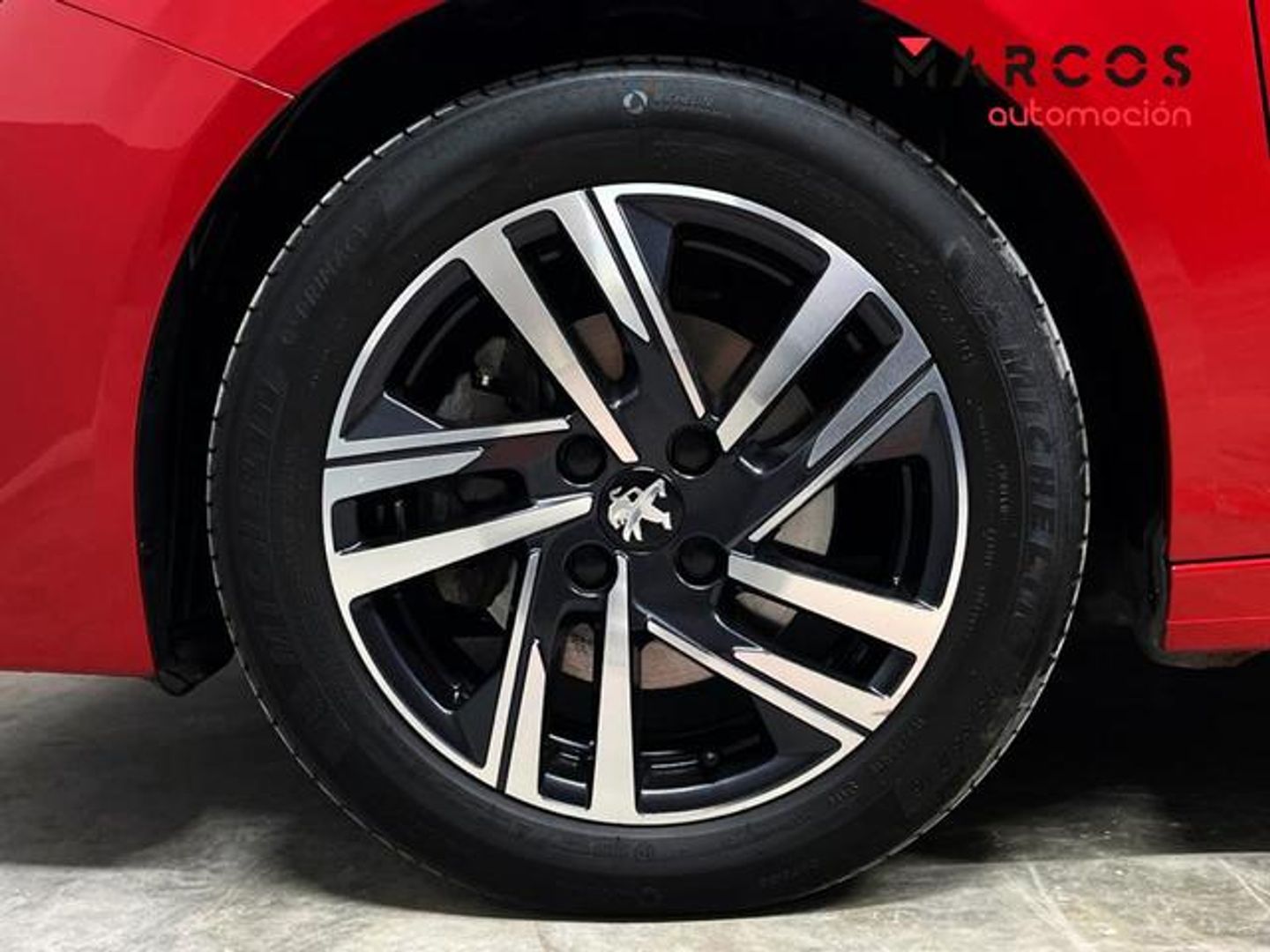 Peugeot 208 PureTech 100 Allure 75 kW (100 CV)