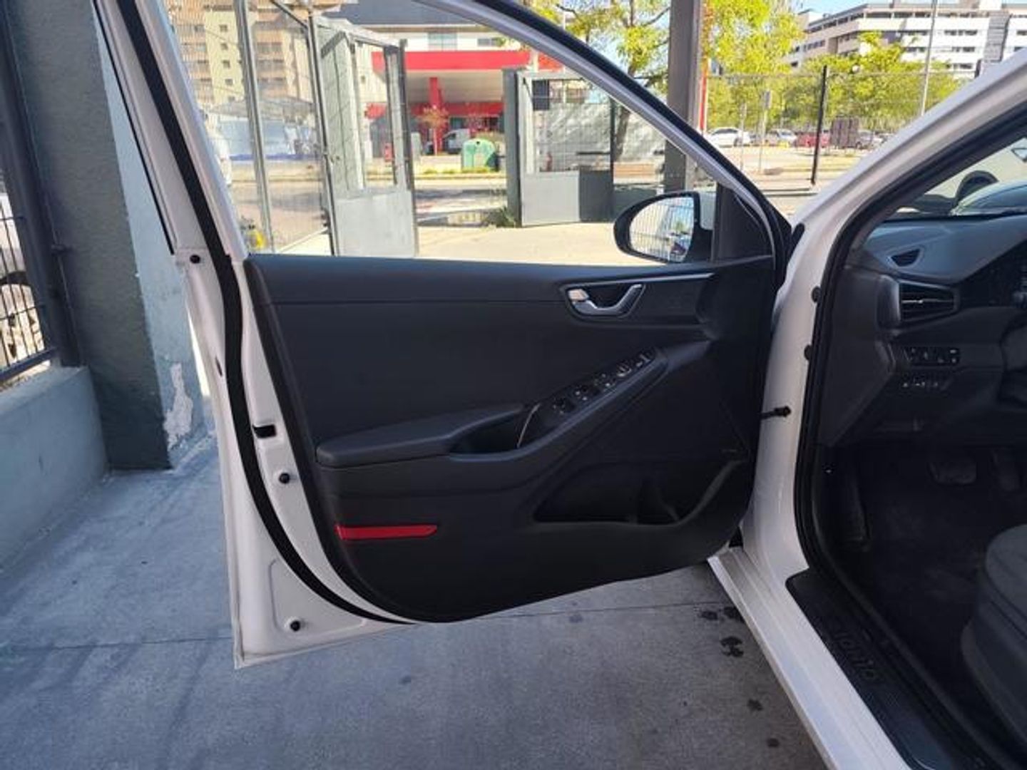 Hyundai Ioniq 1.6 GDI PHEV Tecno DCT 104 kW (141 CV)