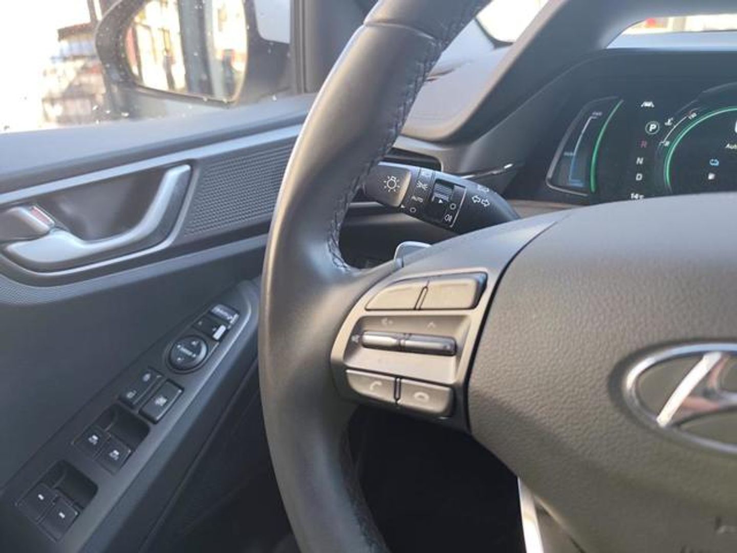Hyundai Ioniq 1.6 GDI PHEV Tecno DCT 104 kW (141 CV)