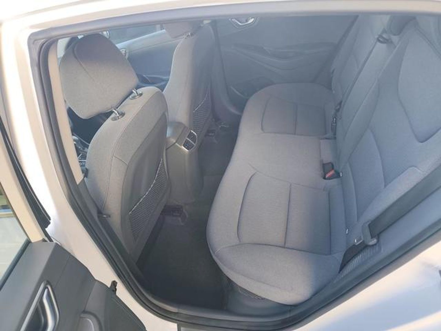 Hyundai Ioniq 1.6 GDI PHEV Tecno DCT 104 kW (141 CV)