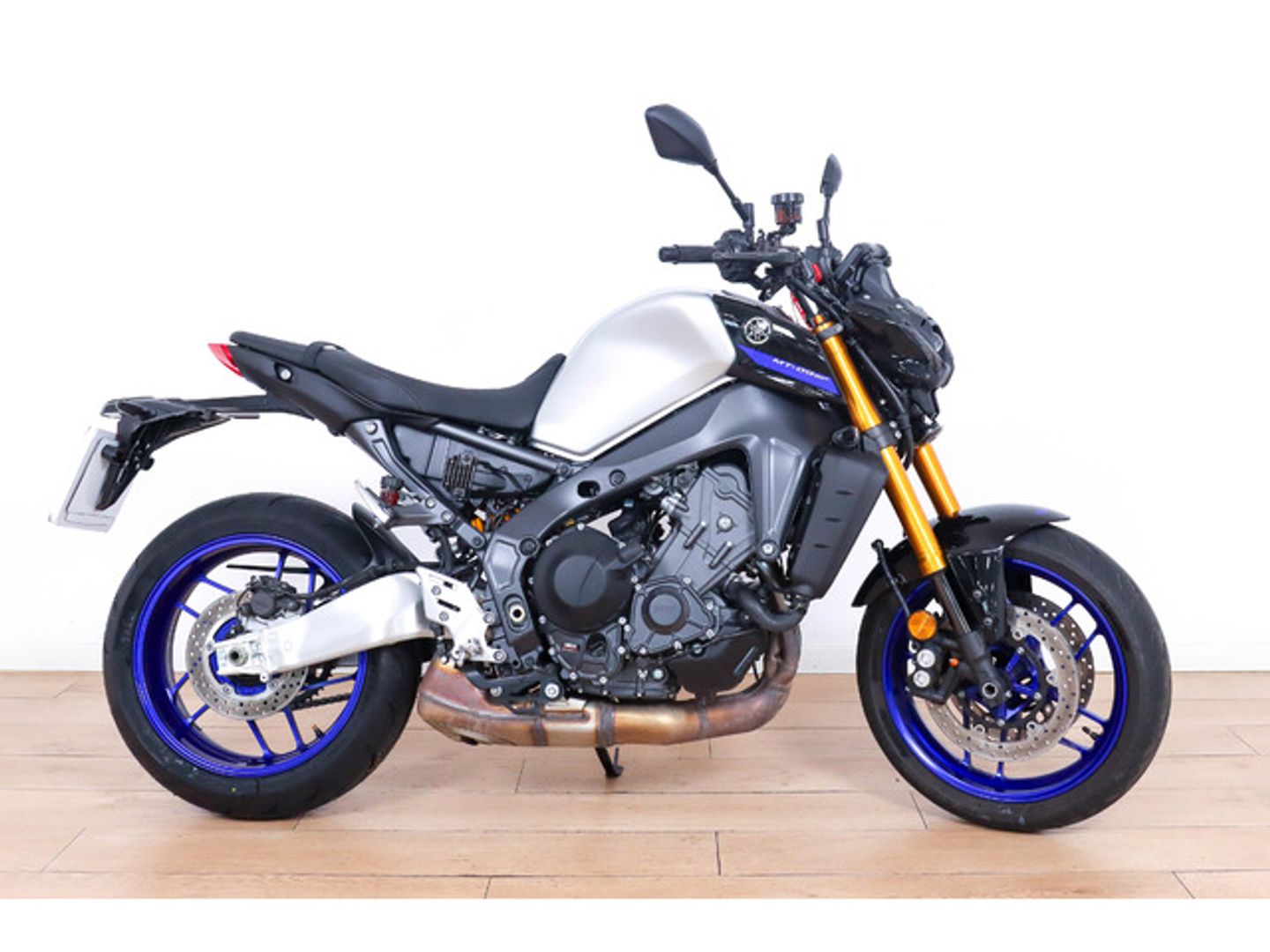 Yamaha MT -09 SP Gris Motorcycle