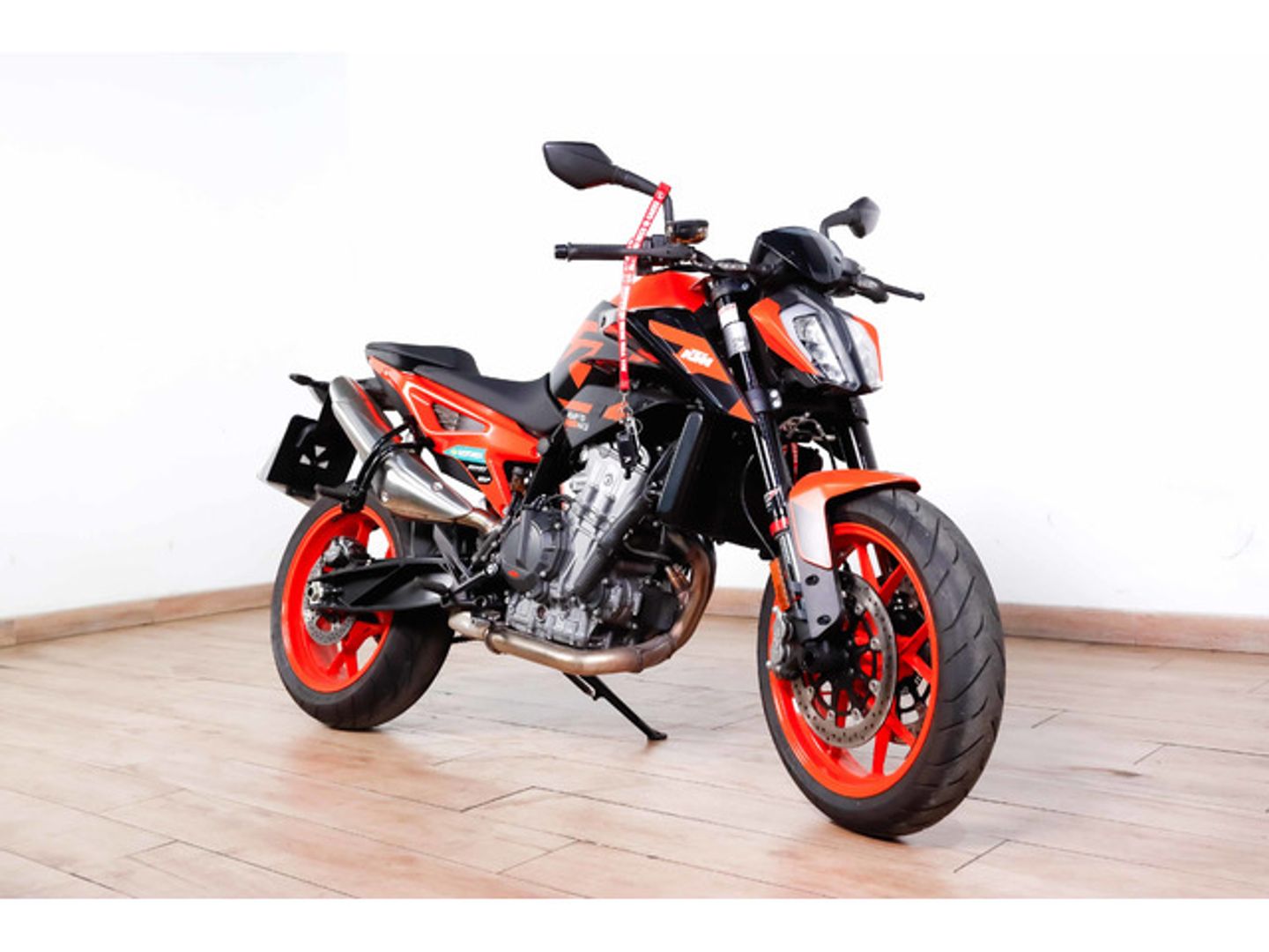 KTM Duke GP 890