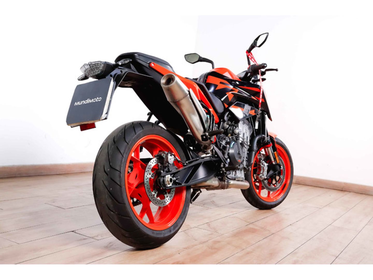 KTM Duke GP 890
