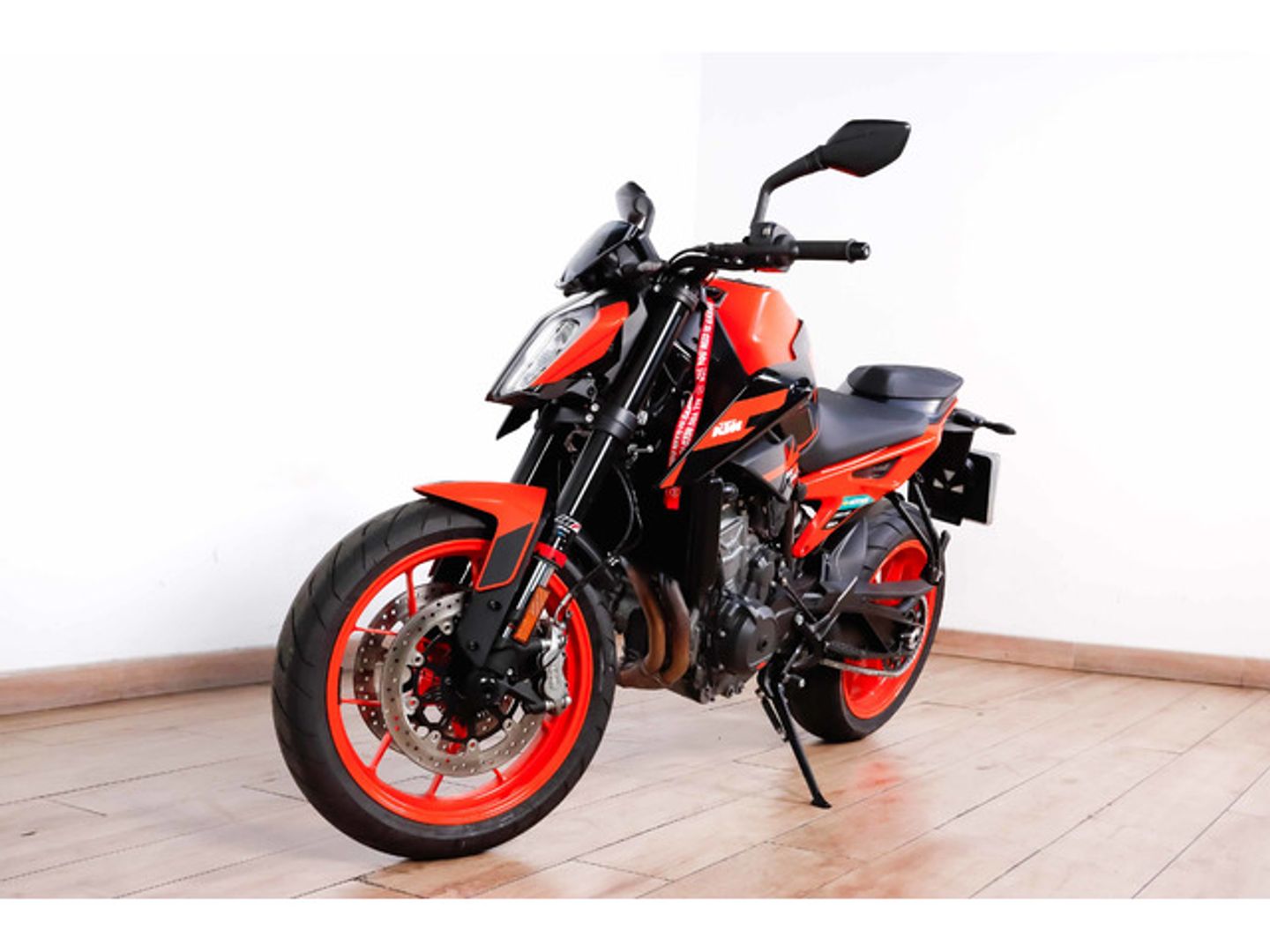 KTM Duke GP 890