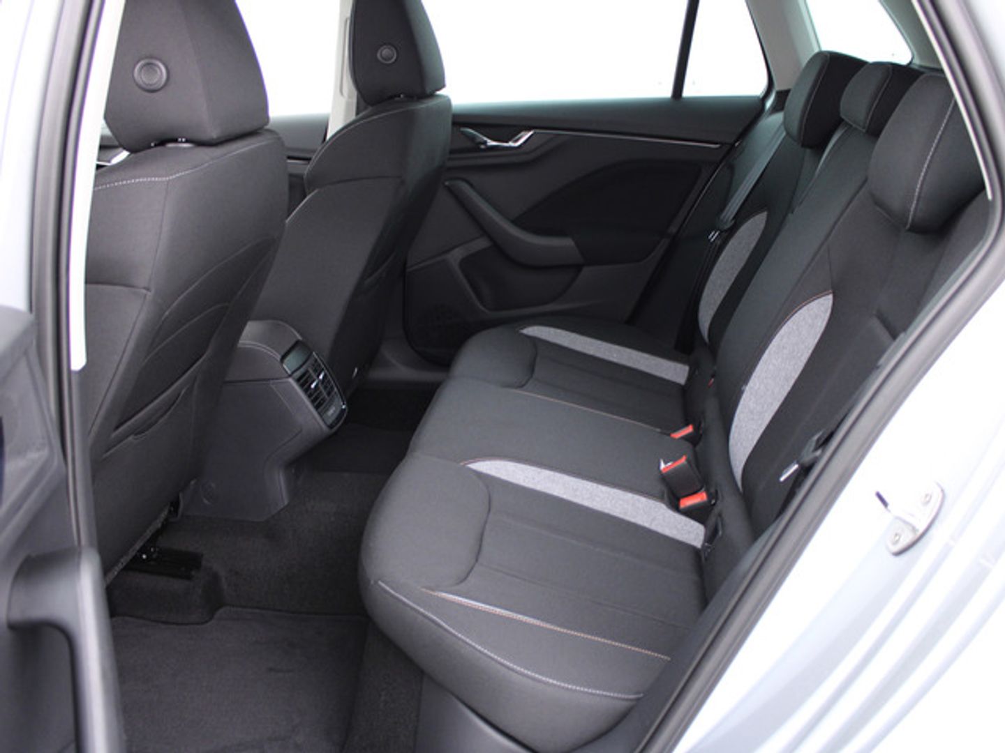 Skoda Kamiq 1.0 TSI Ambition 70 kW (95 CV)