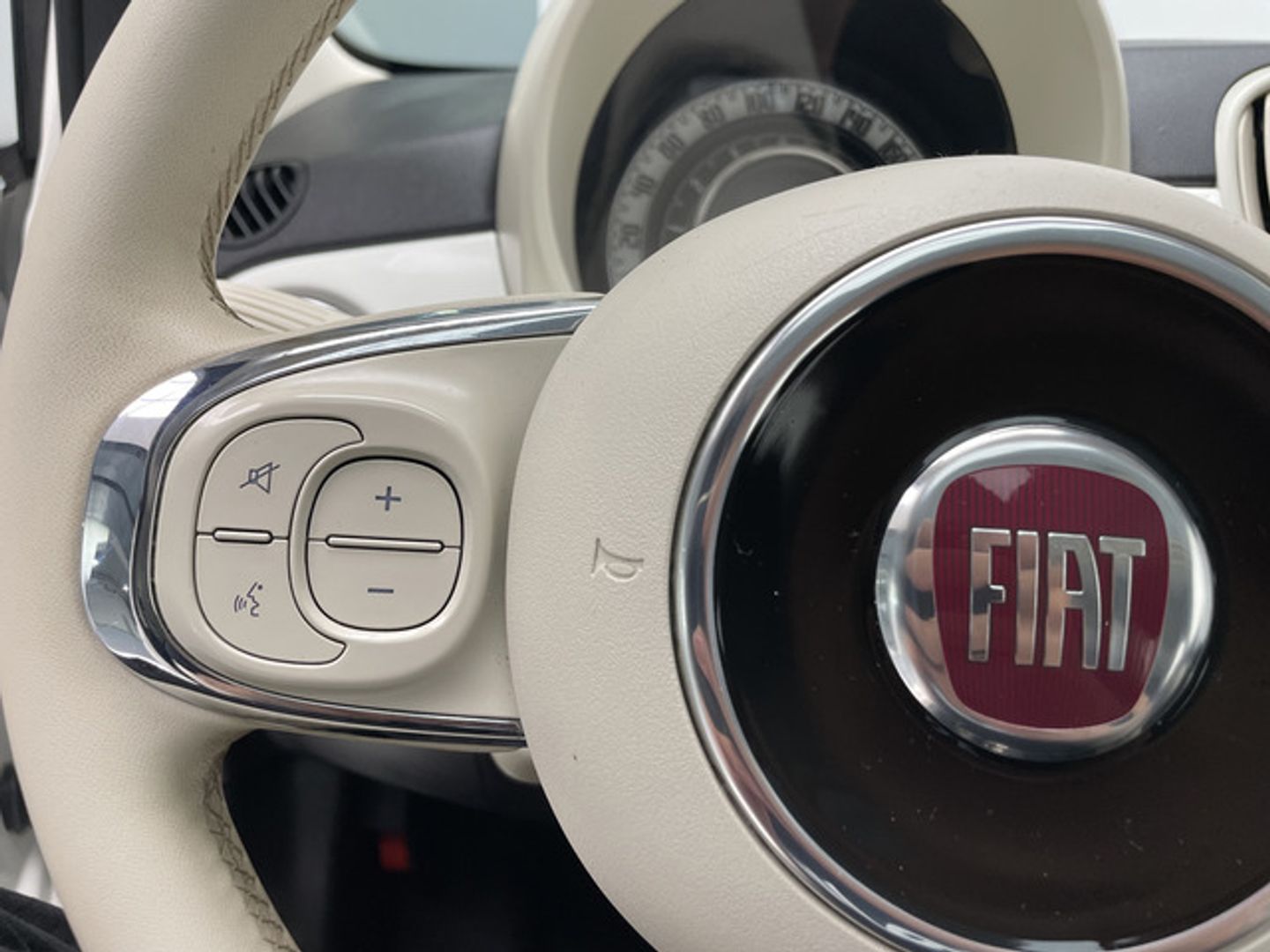 Fiat 500 1.0 Hybrid Dolcevita 51 kW (70 CV)