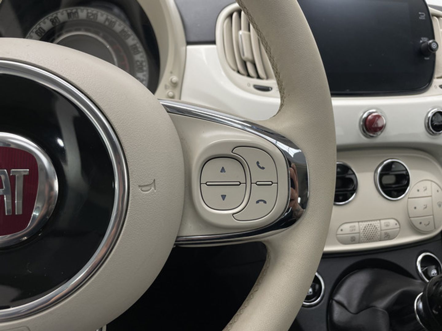 Fiat 500 1.0 Hybrid Dolcevita 51 kW (70 CV)