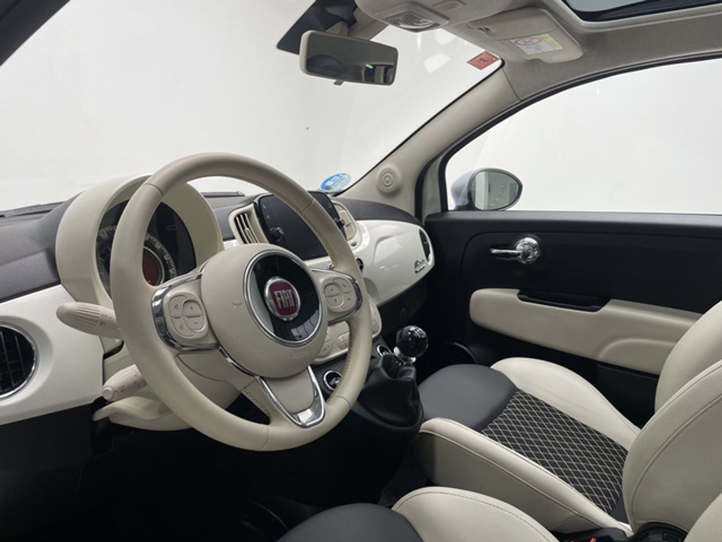 Fiat 500 1.0 Hybrid Dolcevita 51 kW (70 CV)