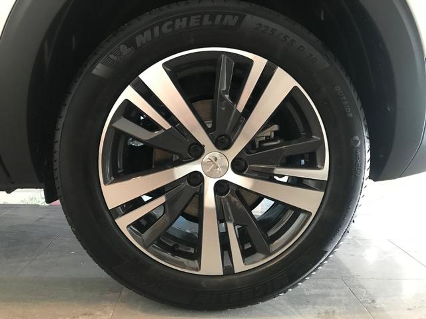 Peugeot 5008 Hybrid 1.2 Allure Pack eDCS6 100 kW (136 CV)