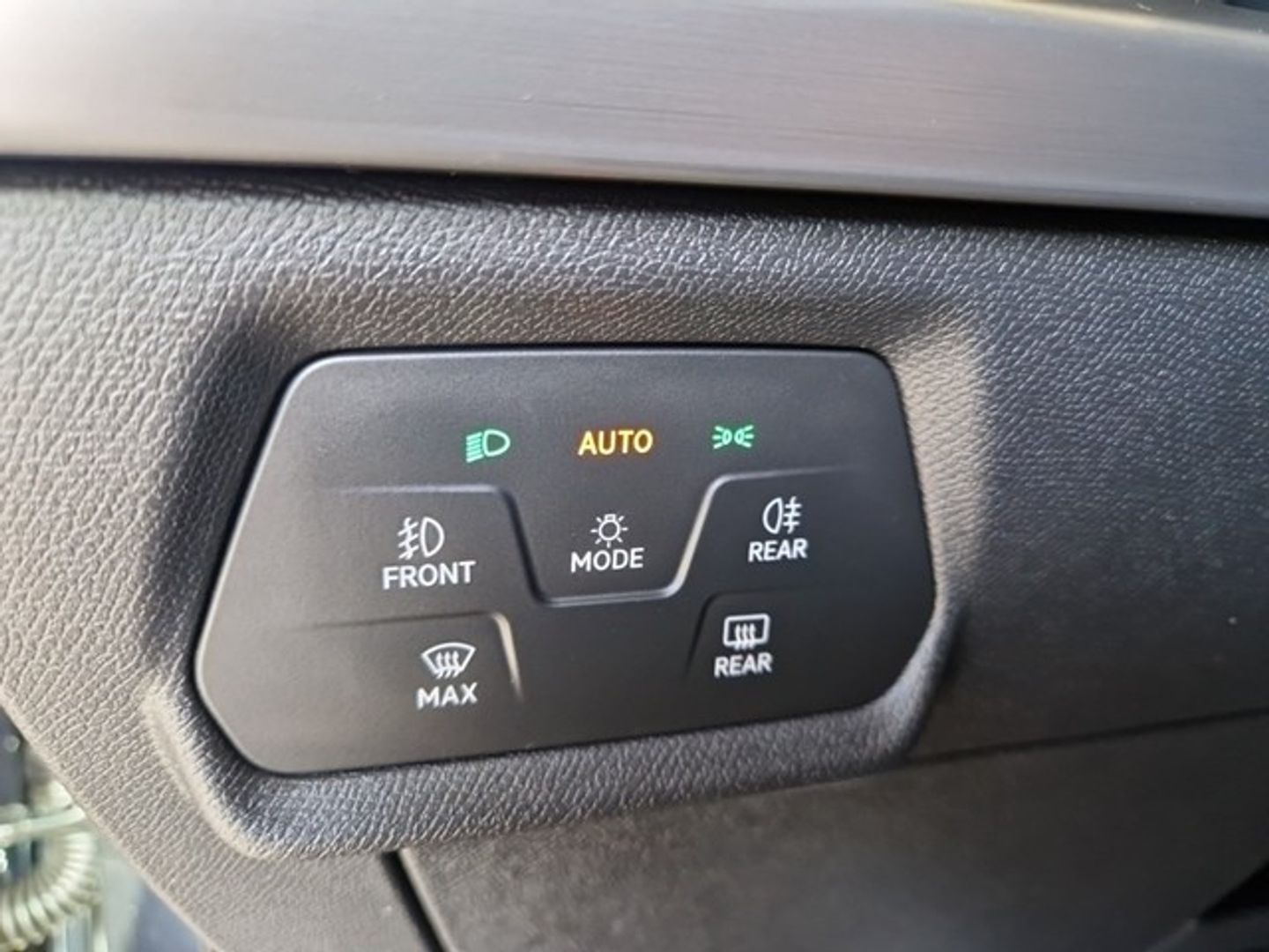 SEAT León 1.0 TSI S&S FR 25 Aniversario 81 kW (110 CV)