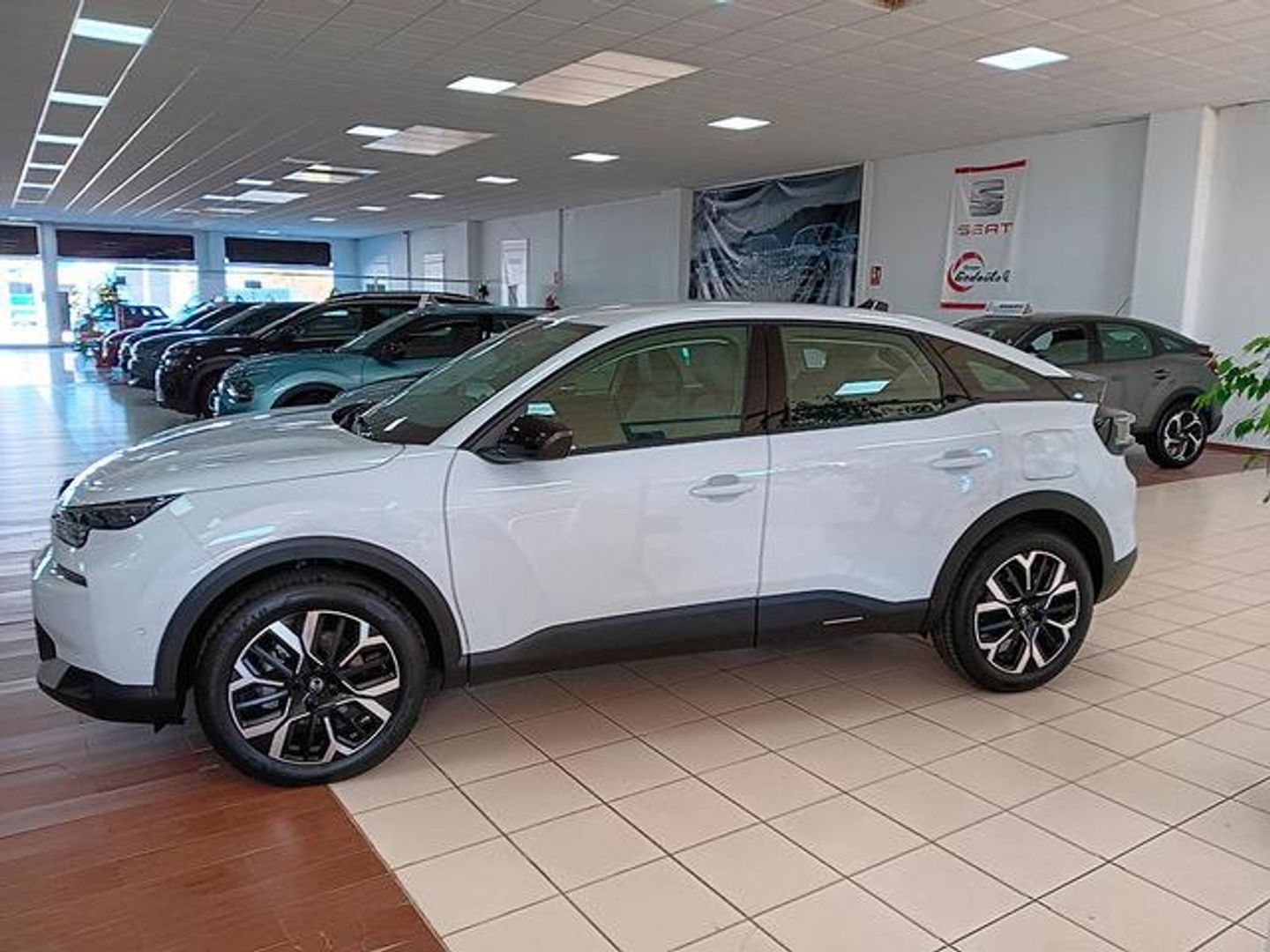 Citroen C4 Hybrid 145  Business Edition e-DCS6 07 kW (145 CV)