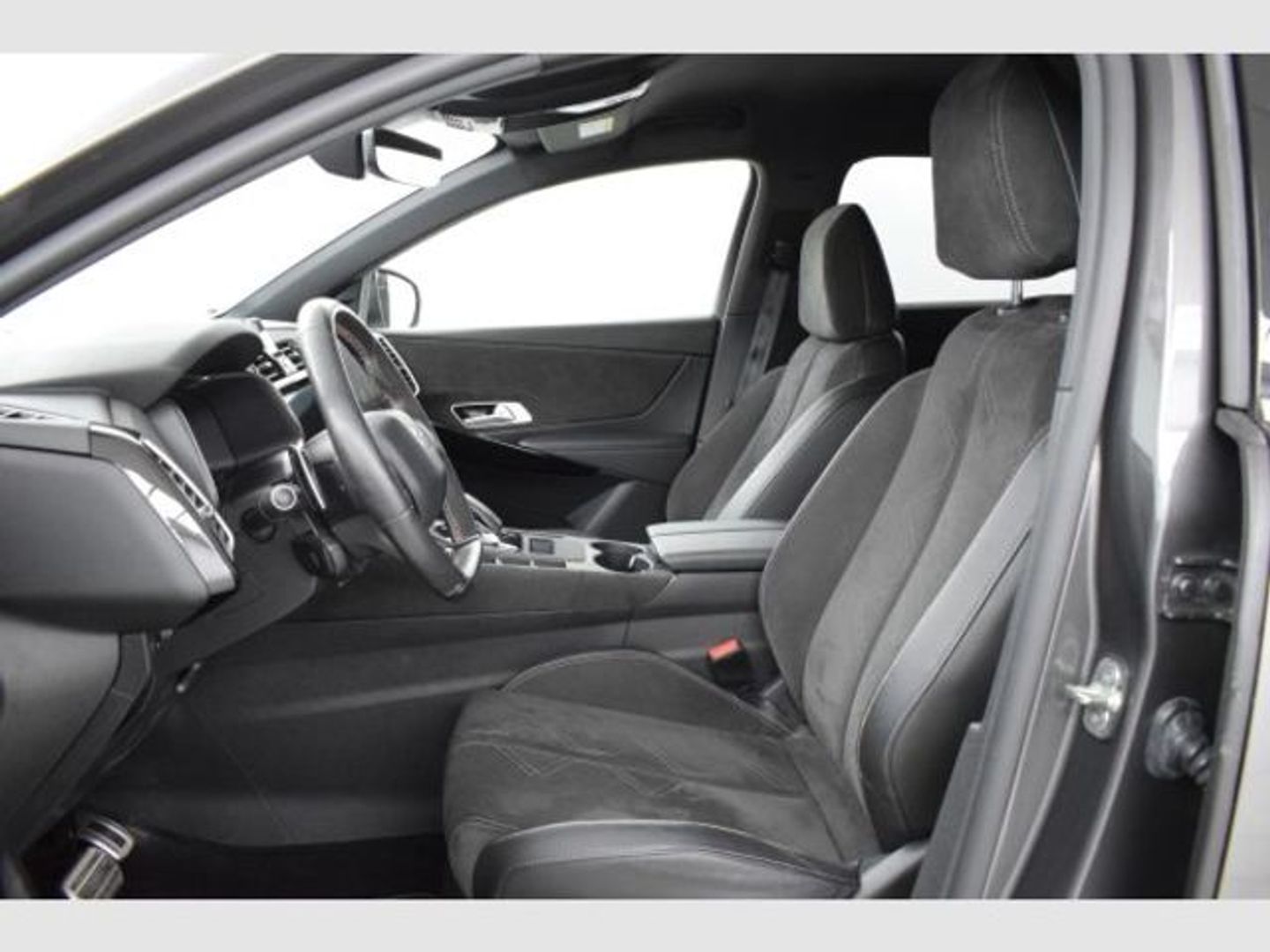 DS DS7 Crossback BlueHDi 130 DE Performance Line AT 96 kW (130 CV)