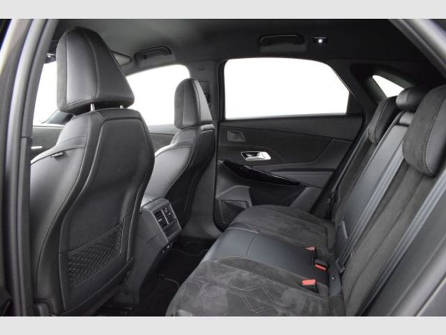 DS DS7 Crossback BlueHDi 130 DE Performance Line AT 96 kW (130 CV)