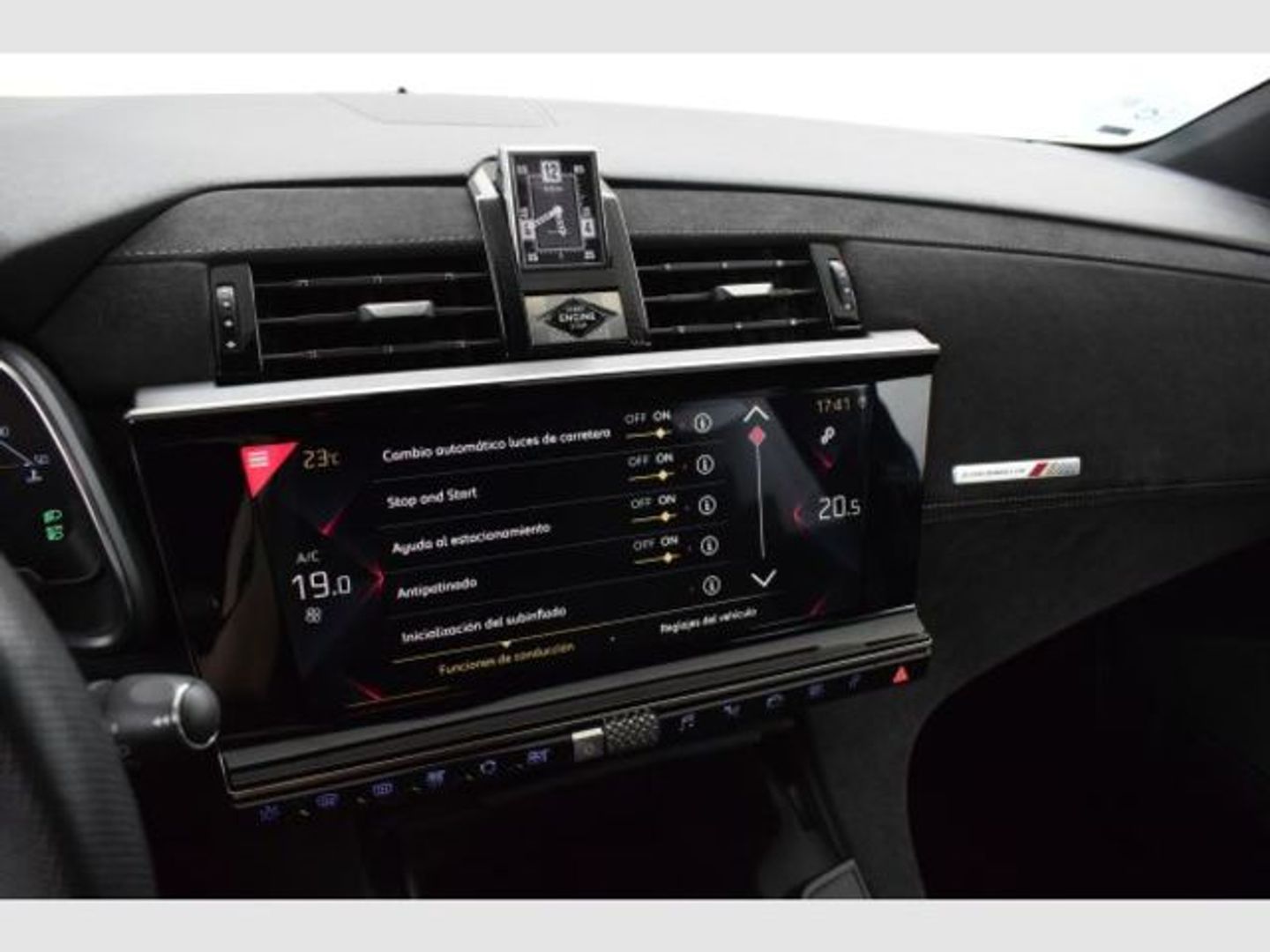 DS DS7 Crossback BlueHDi 130 DE Performance Line AT 96 kW (130 CV)