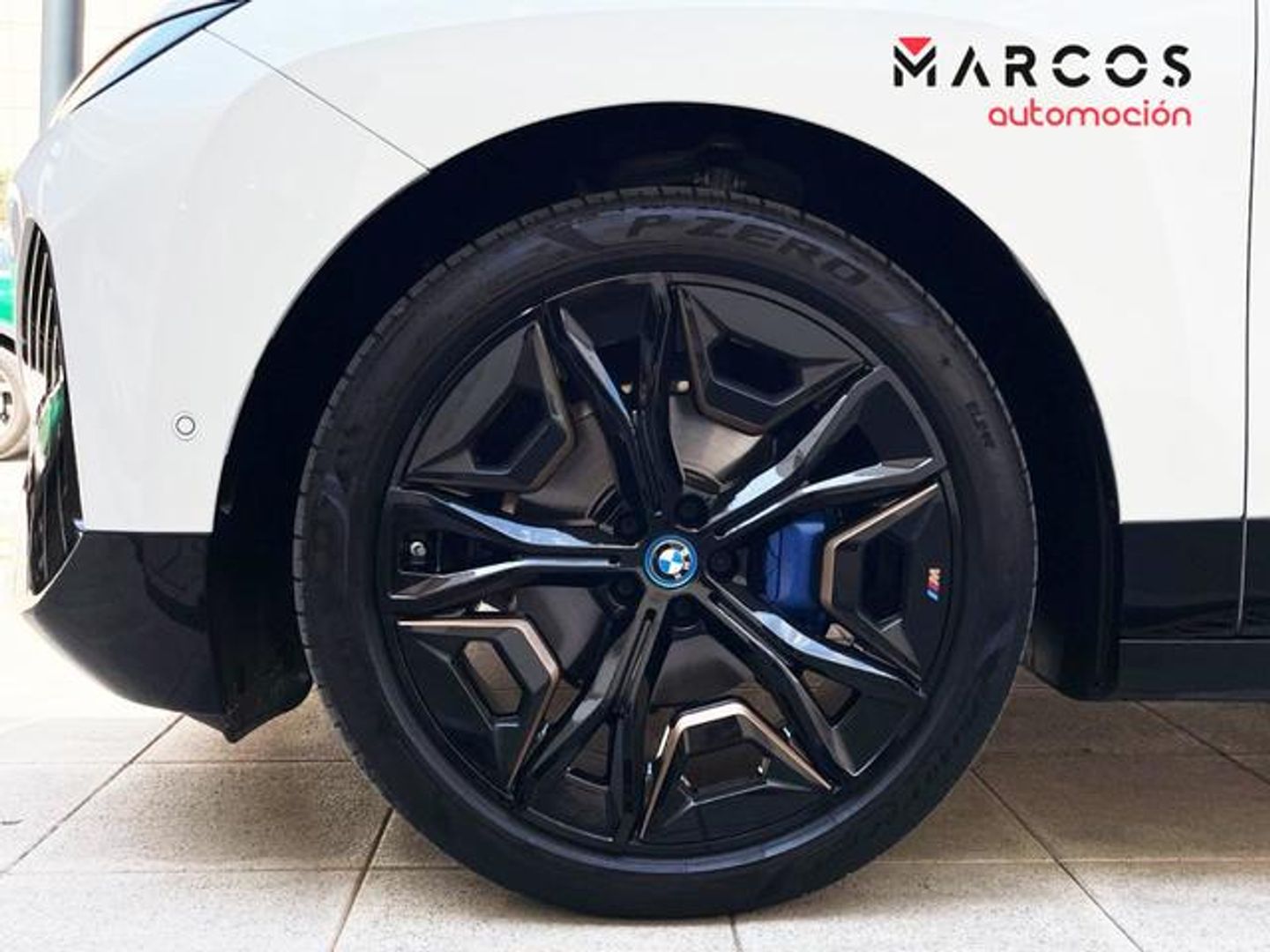 BMW iX xDrive40 240 kW (326 CV)