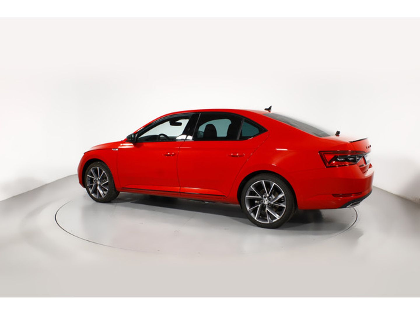 Skoda Superb 1.4 TSI iV P-HEV Sport Line DSG 160 kW (218 CV)