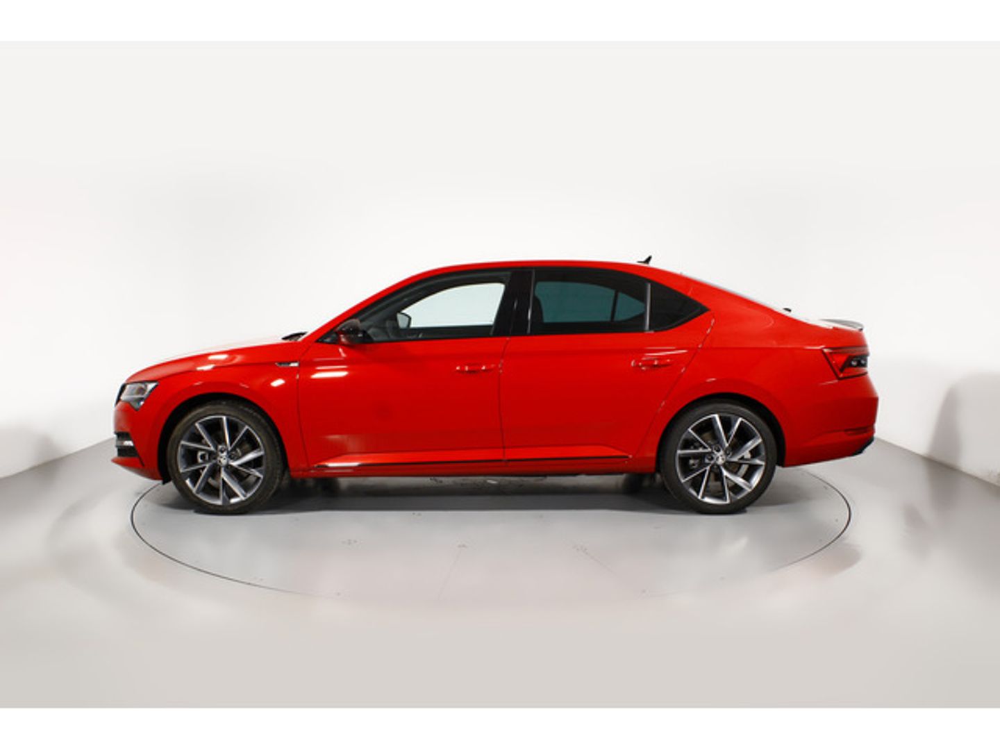 Skoda Superb 1.4 TSI iV P-HEV Sport Line DSG 160 kW (218 CV)