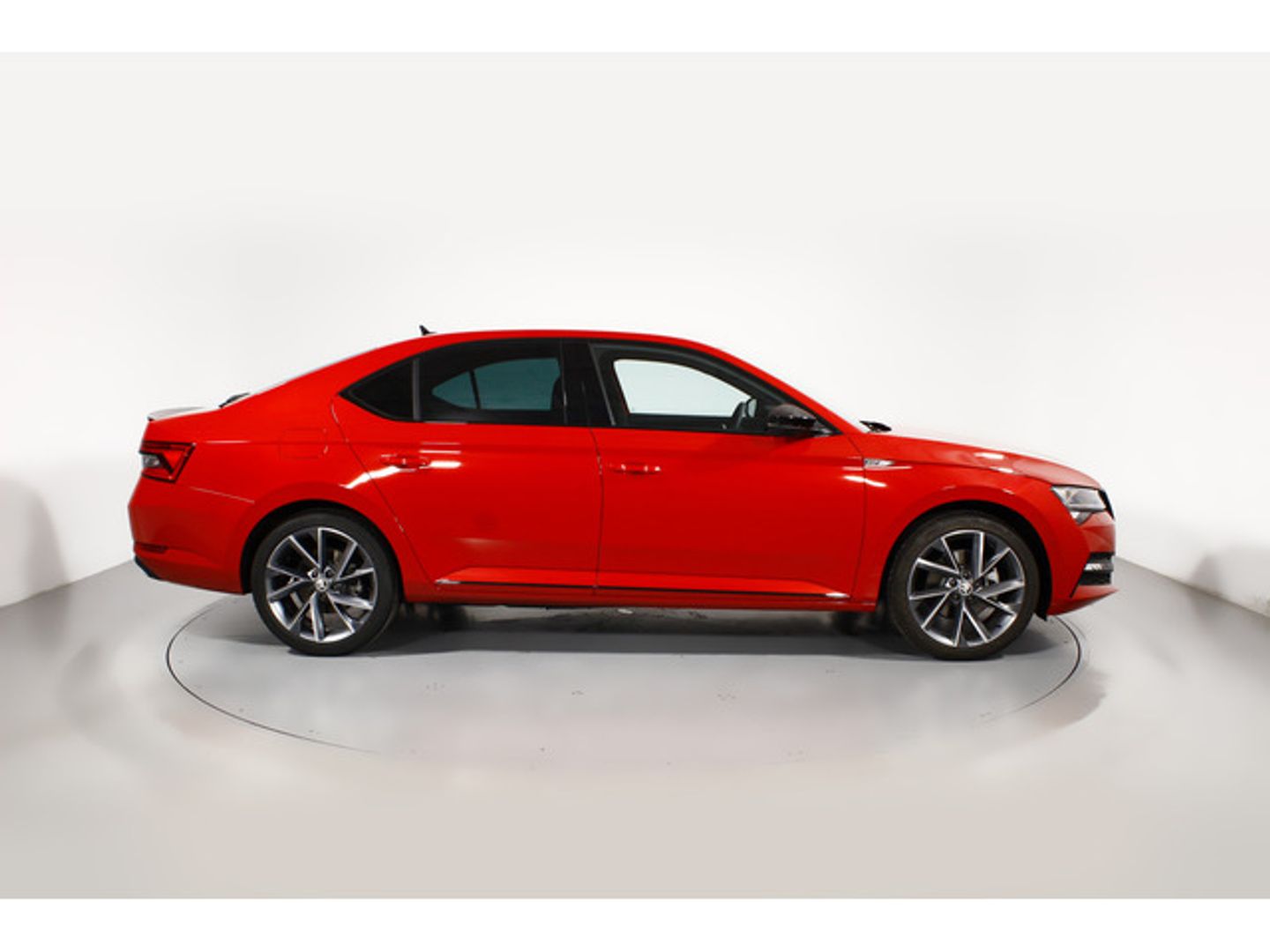 Skoda Superb 1.4 TSI iV P-HEV Sport Line DSG 160 kW (218 CV)