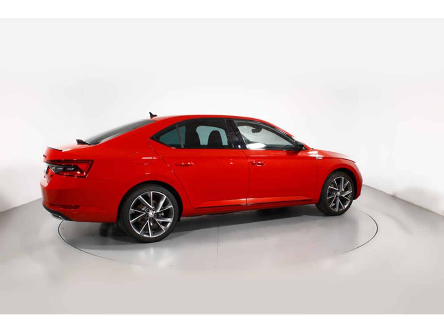 Skoda Superb 1.4 TSI iV P-HEV Sport Line DSG 160 kW (218 CV)