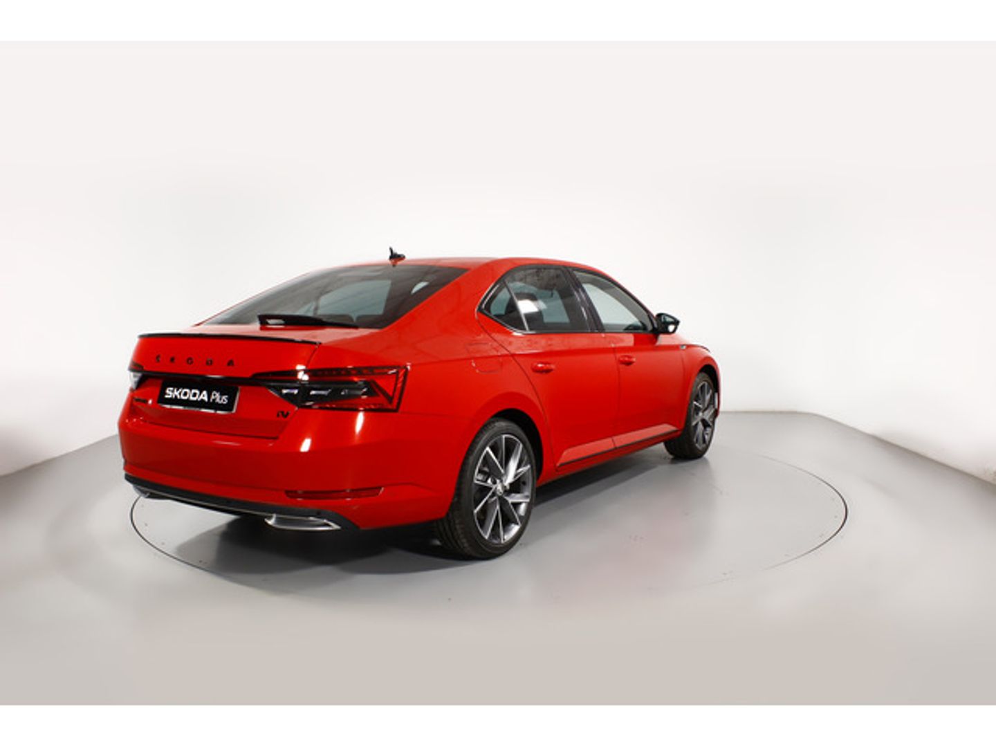 Skoda Superb 1.4 TSI iV P-HEV Sport Line DSG 160 kW (218 CV)